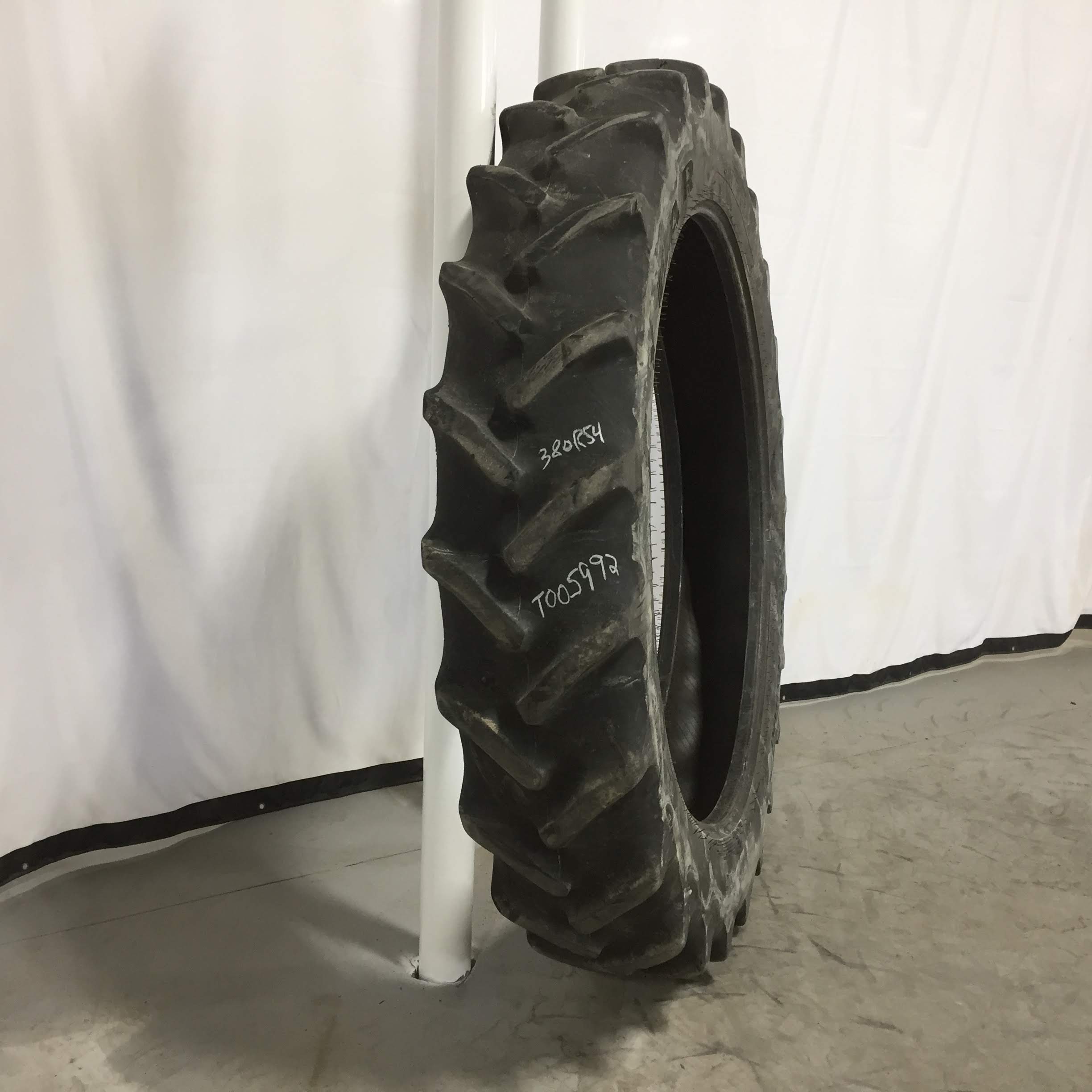380/90R54 Goodyear Farm DT800 Super Traction R-1W Tire T005992
