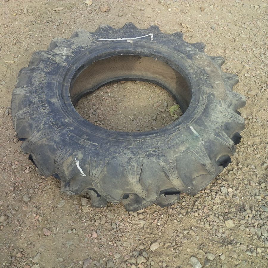 7/-14 Titan Farm Hi Traction Lug R-1 Tire 001851-Z