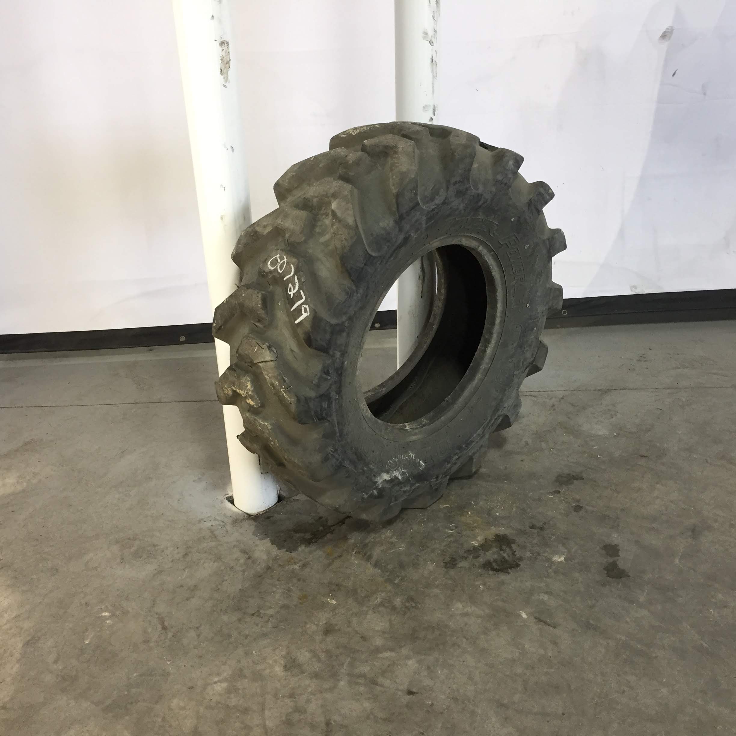 12.5/80-18 Deestone D302 Dumper Power + R-4 Tire 007279