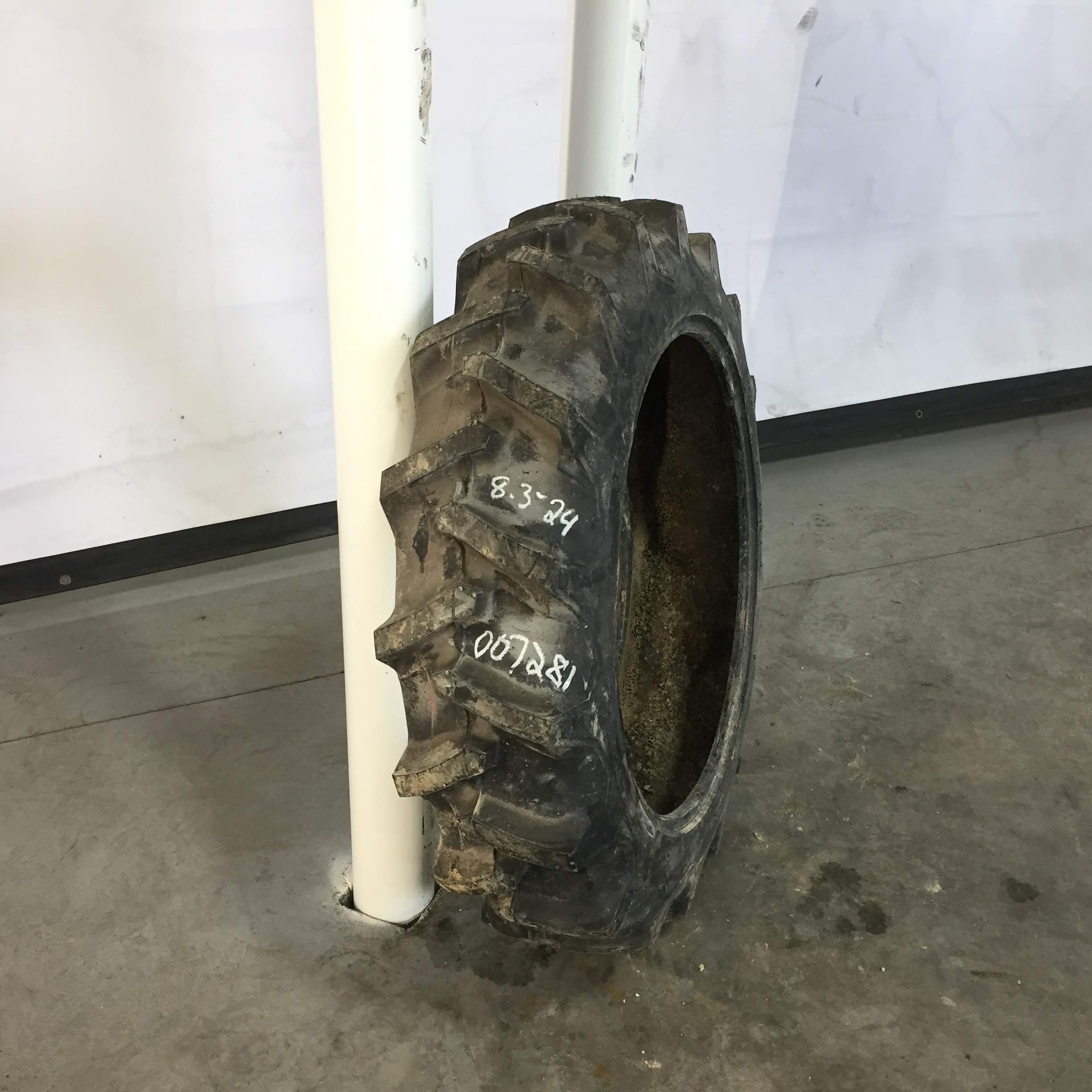8.3/-24 Firestone Traction Field & Road R-1 Tire 007281