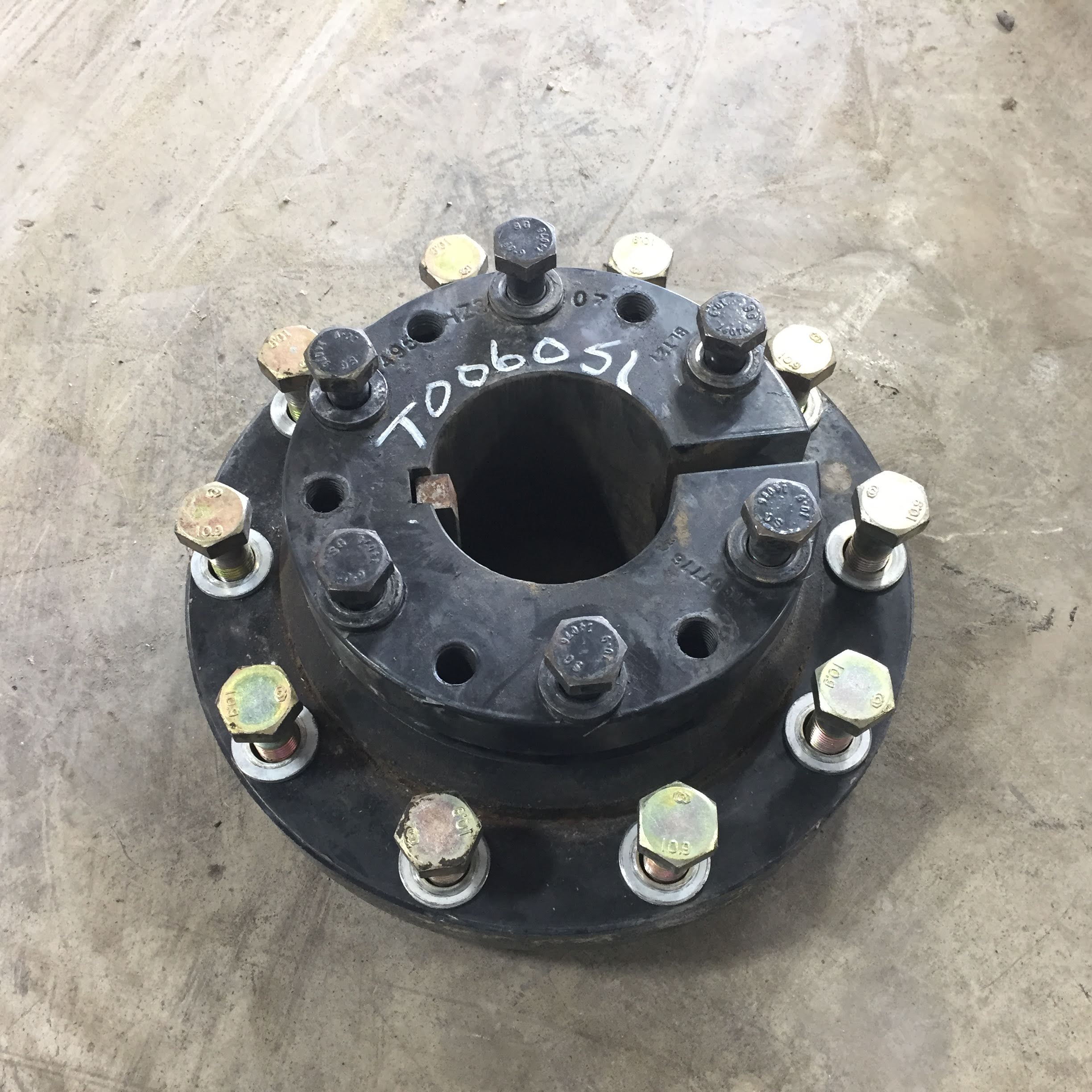 10 Bolt Wedg-Lok OE Style Dual Hub T006051