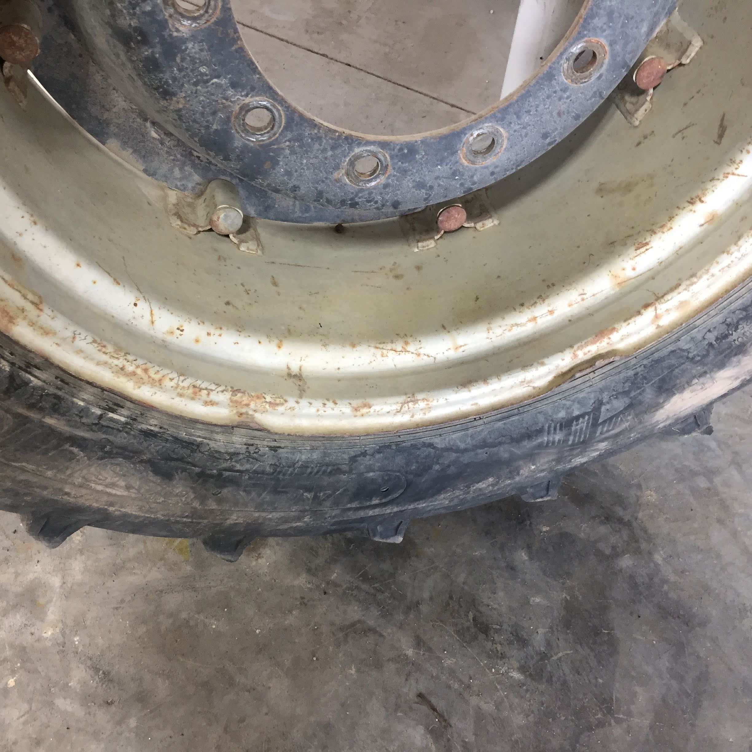 28'' Rim with Clamp/Loop Style Rim Center WT006044CTR