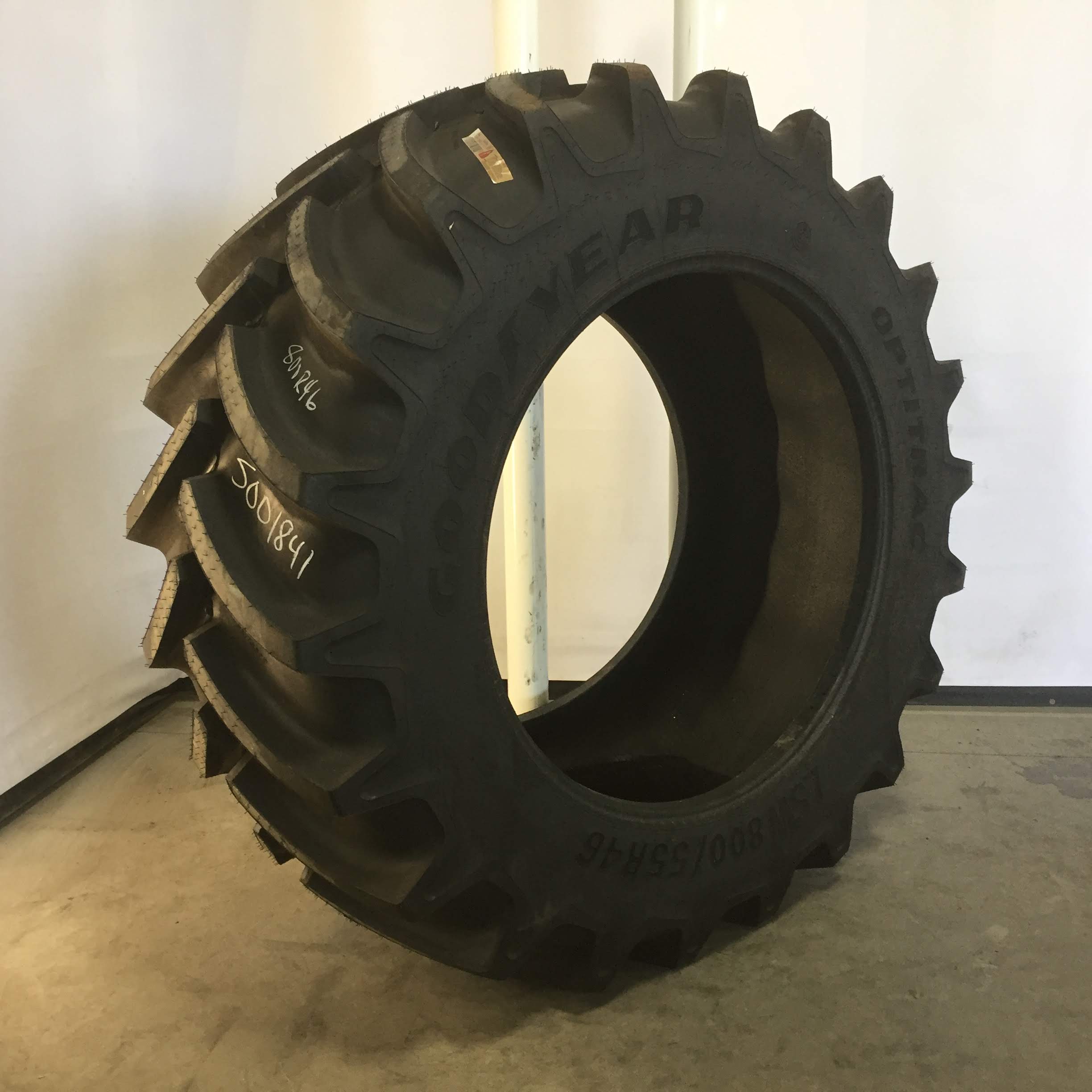 800/55R46 Goodyear Farm DT830 Optitrac R-1W Tire S001841