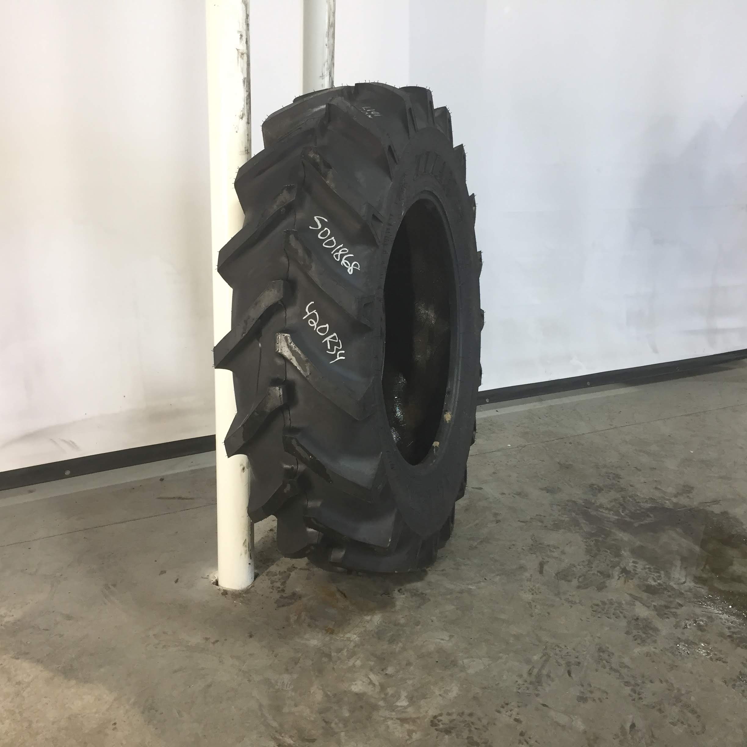 420/85R34 Titan Farm AG49M Radial R-1W Tire S001868