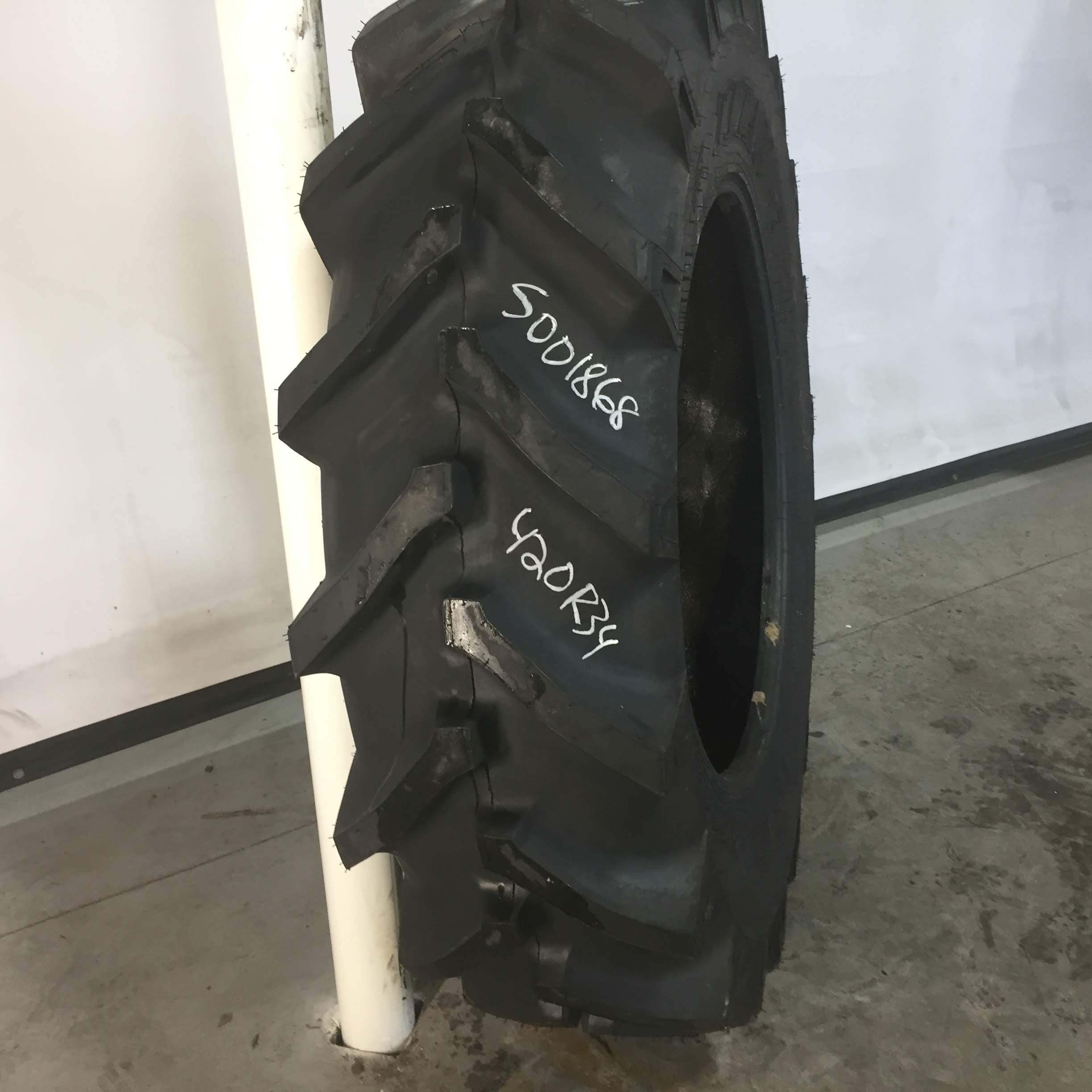 420/85R34 Titan Farm AG49M Radial R-1W Tire S001868