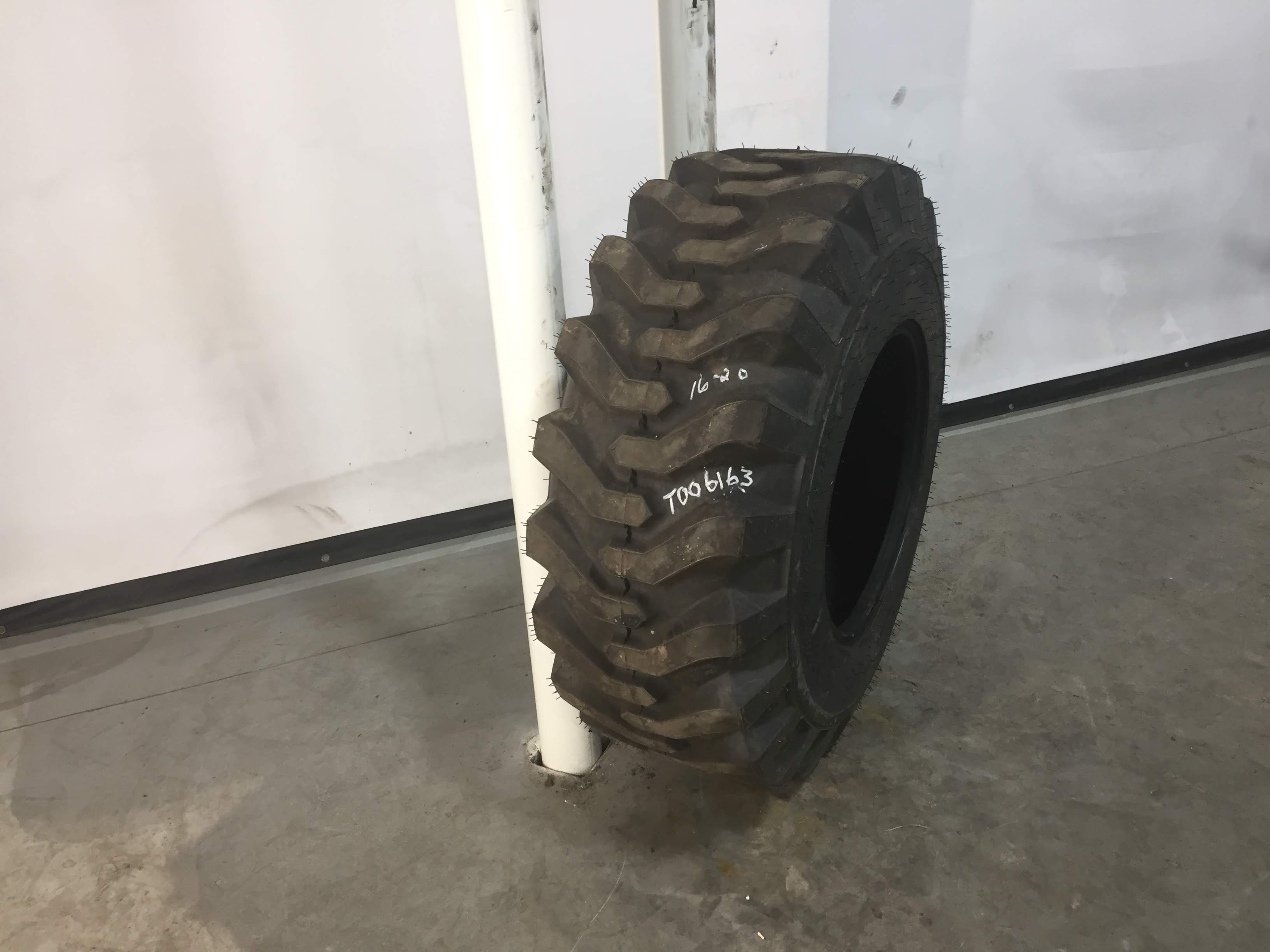 43/16.00-20 Titan Farm Trac Loader SS R-4 Tire T006163
