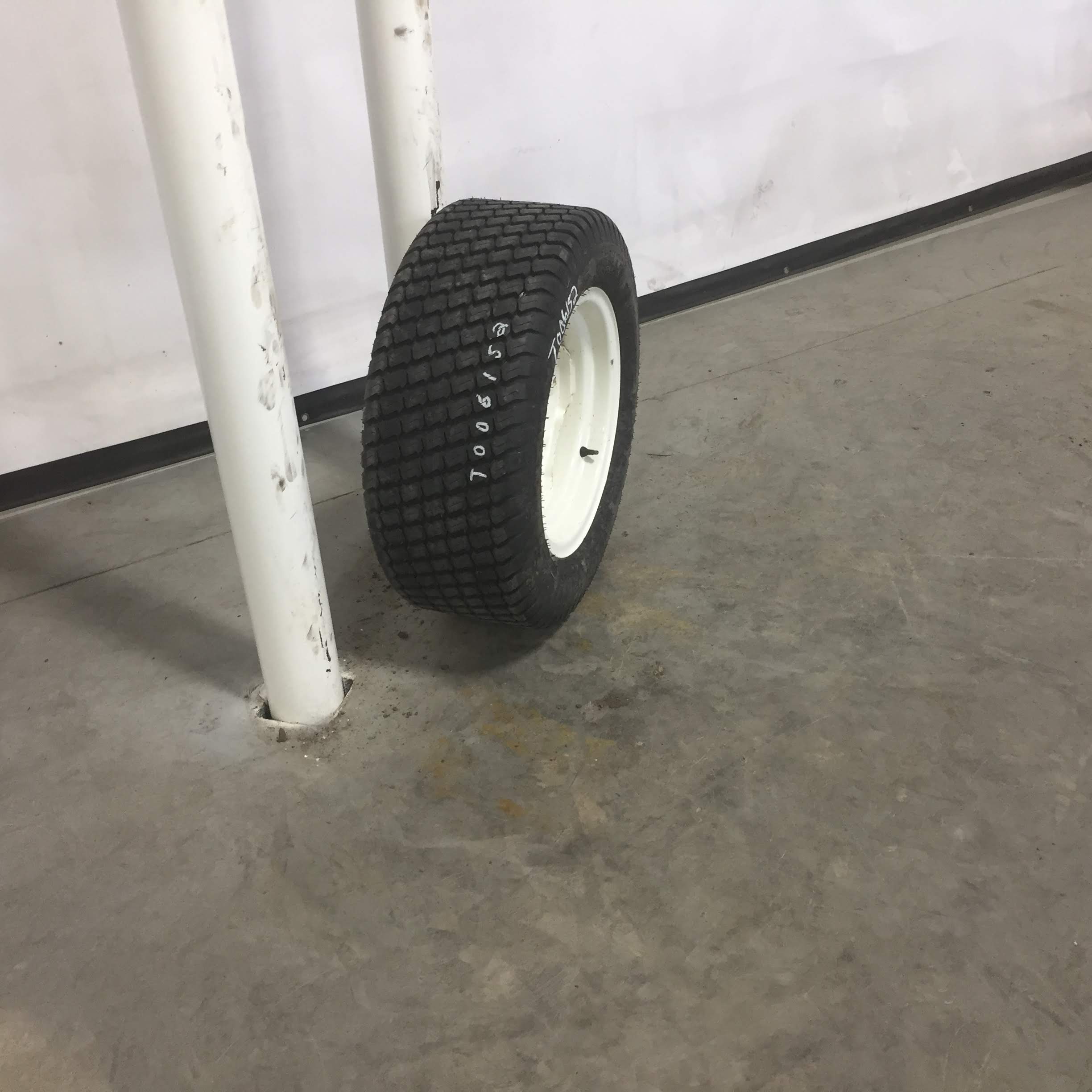 27/10.50-15 Titan Farm Multi Trac C/S HF-1 Tire RT006152