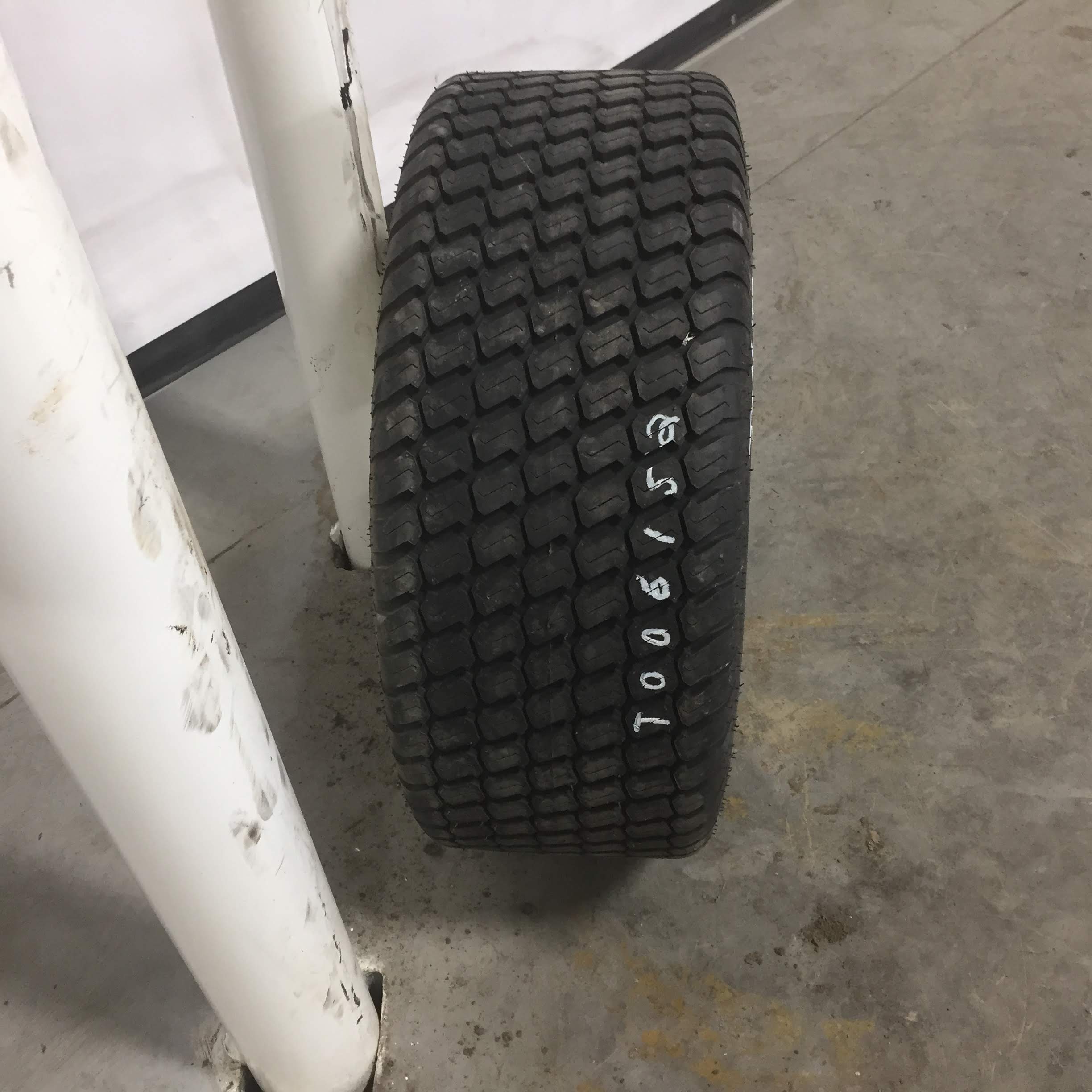 27/10.50-15 Titan Farm Multi Trac C/S HF-1 Tire RT006152