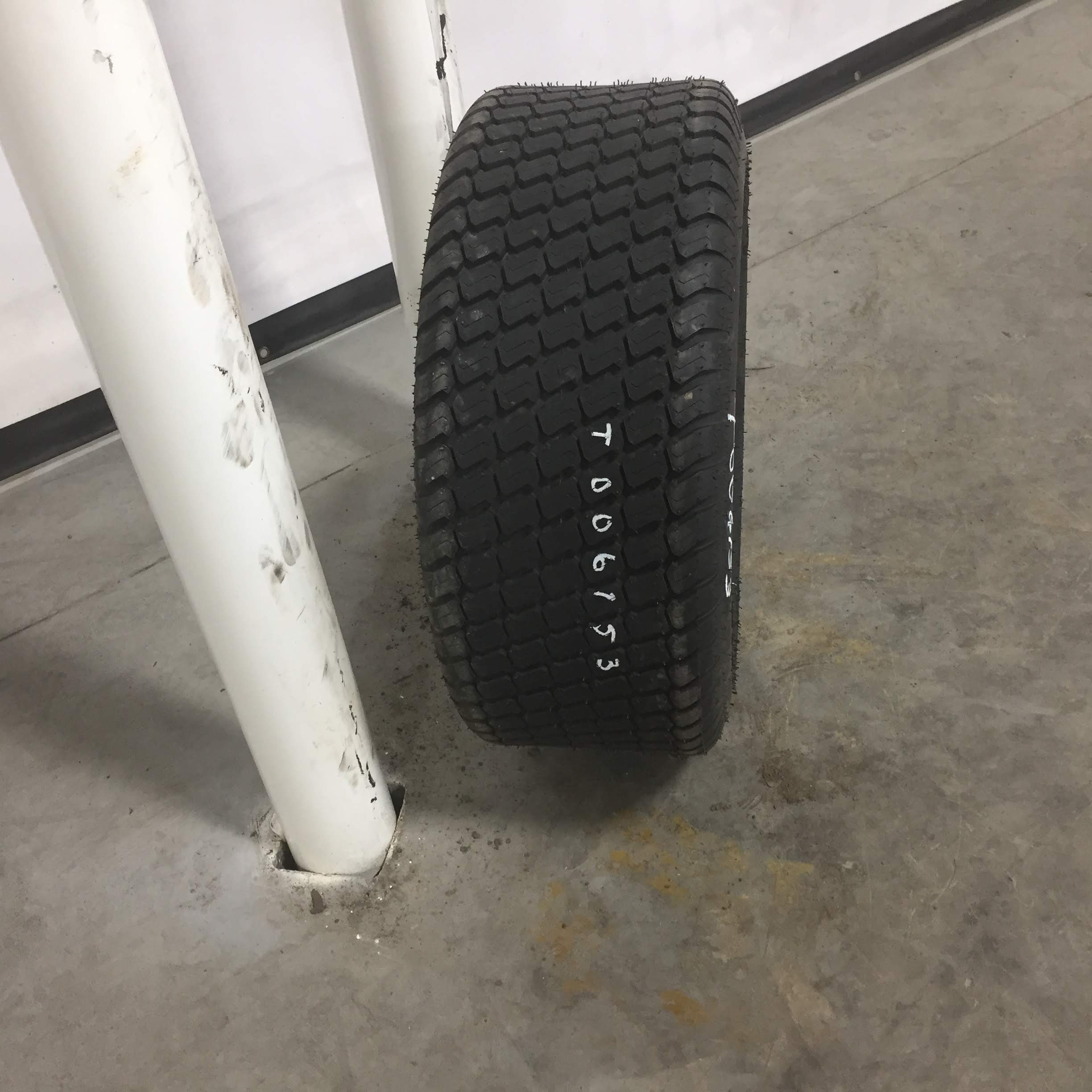 27/10.50-15 Titan Farm Multi Trac C/S HF-1 Tire RT006153