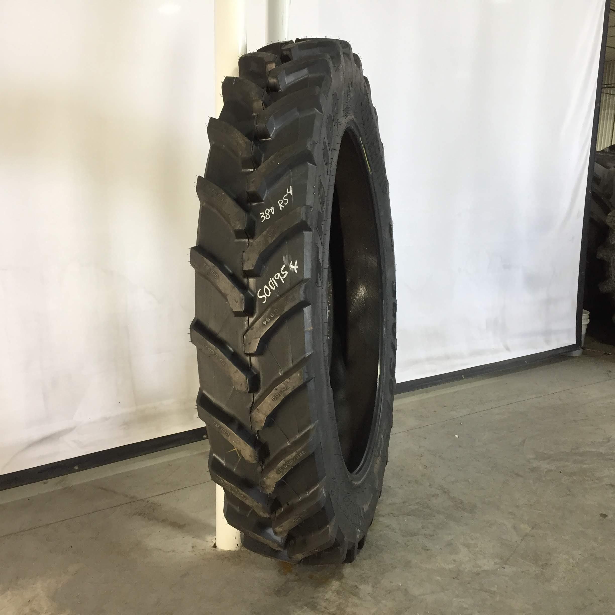 380/90R54 Trelleborg TM100 R-1 Tire S001954