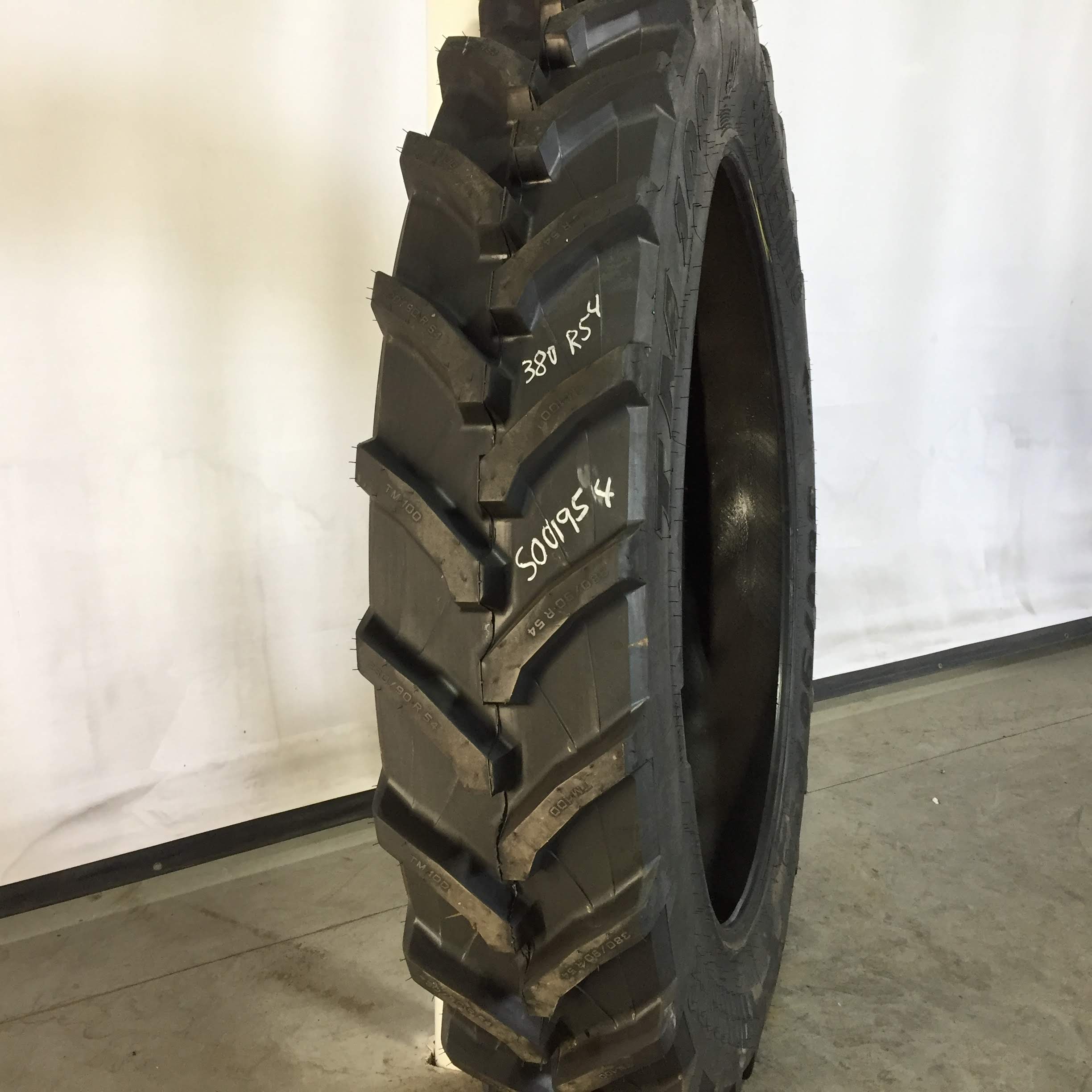 380/90R54 Trelleborg TM100 R-1 Tire S001954