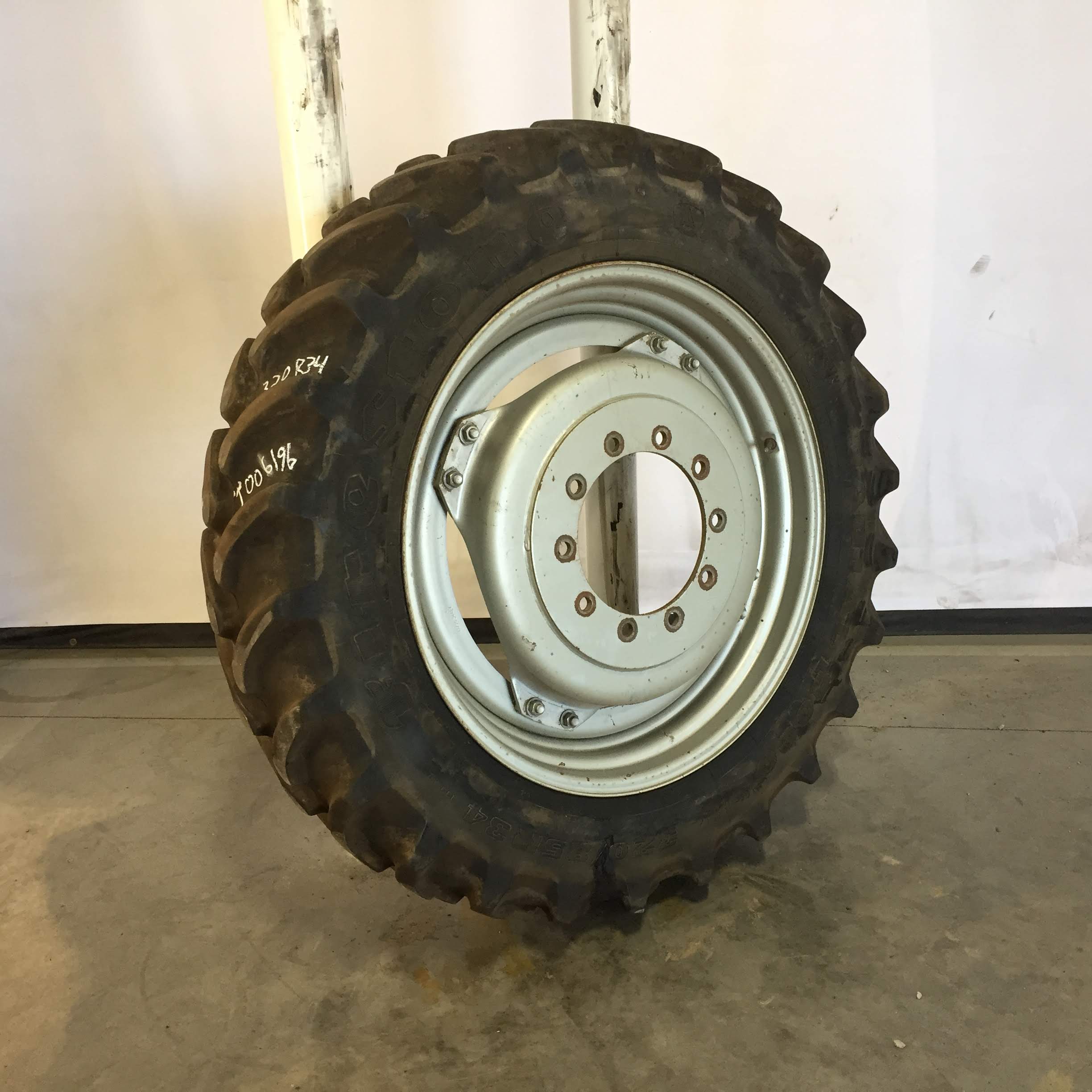 34'' Stub Disc (groups of 2 bolts) Rim Center WT006196CTR