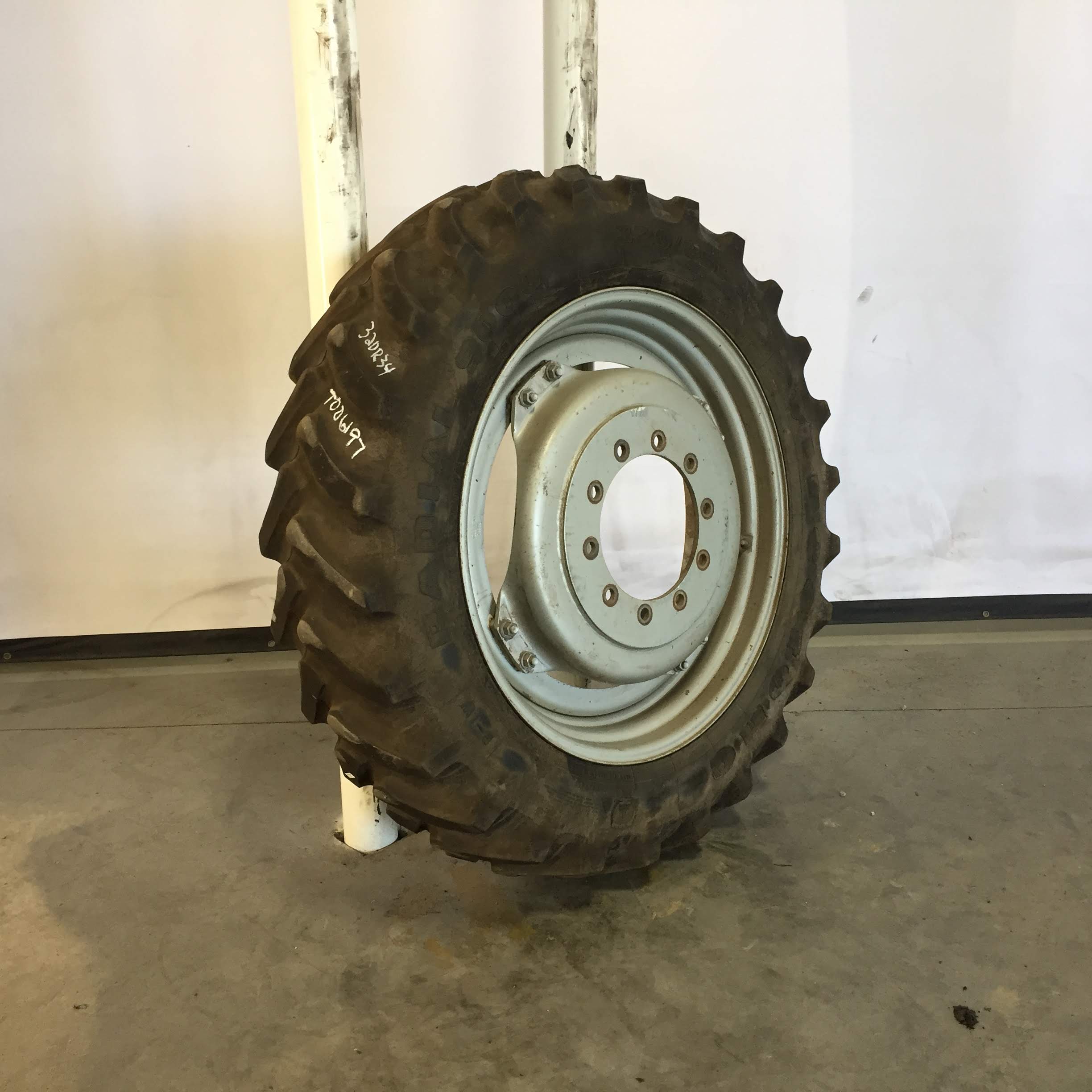 34''D x 10''W Stub Disc (groups of 2 bolts) Wheel WT006197RIM