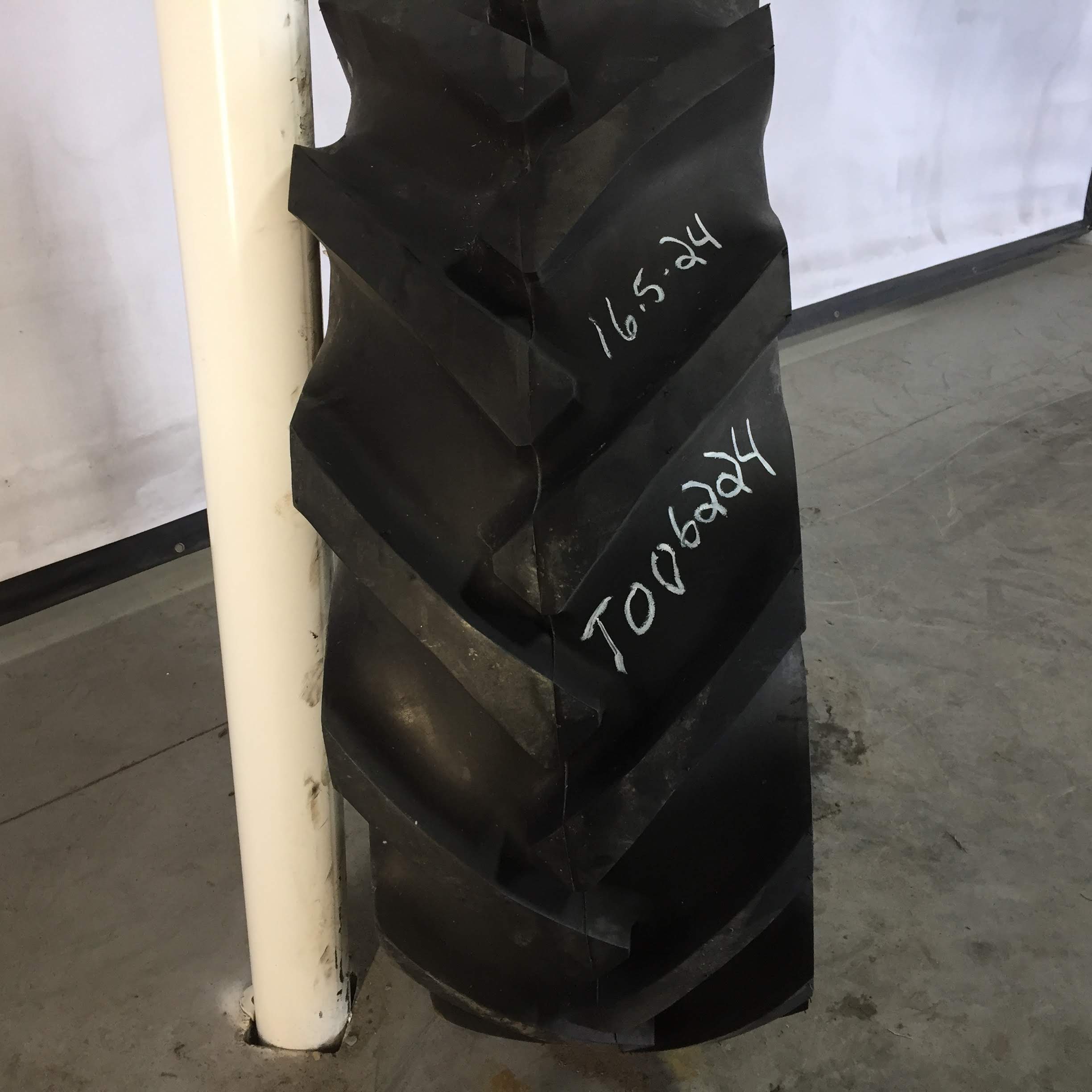 16.5/85-24 Goodyear Farm Sure Grip Implement R-1 Tire T006224