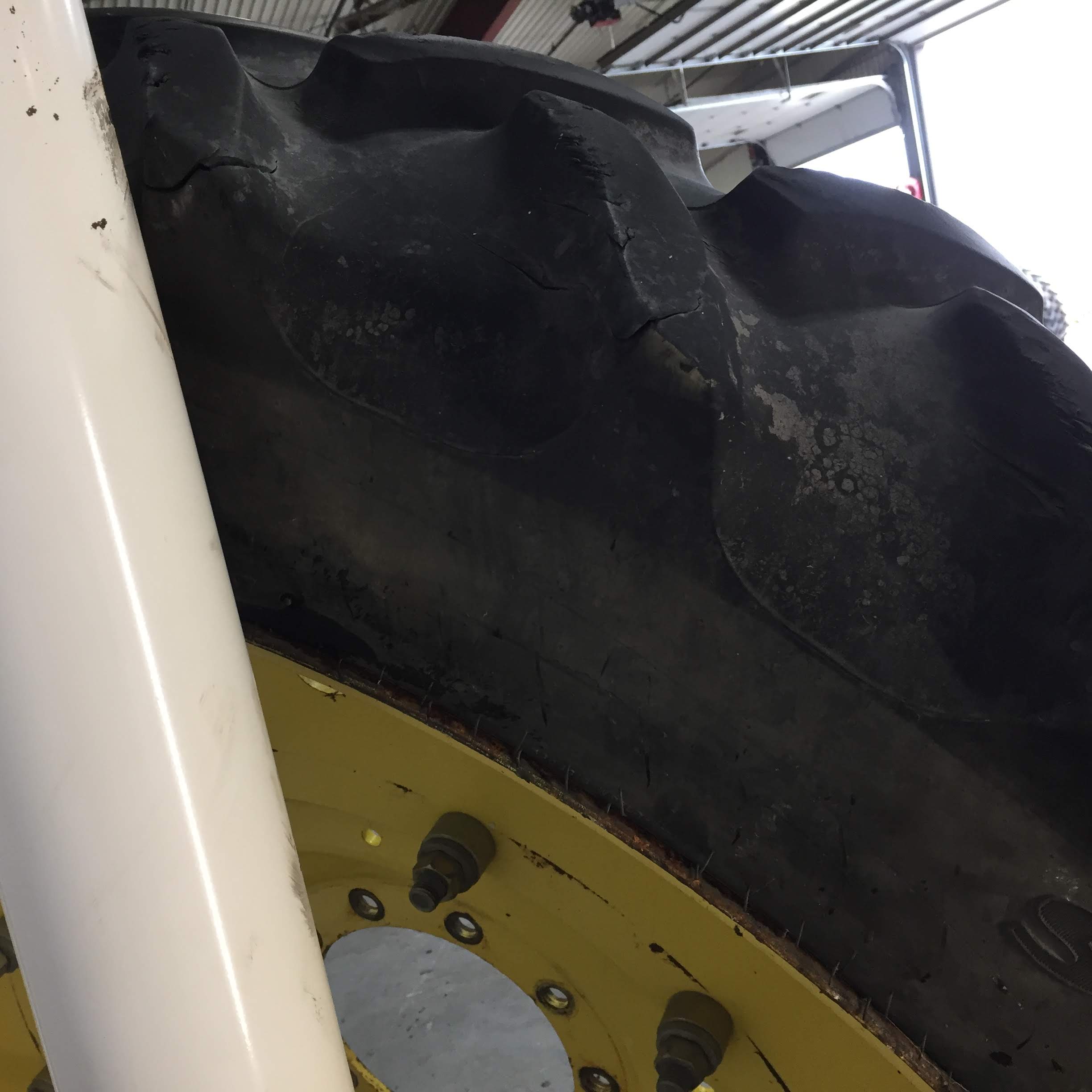 320/90R54 Goodyear Farm DT800 Super Traction R-1W Tire RT006244