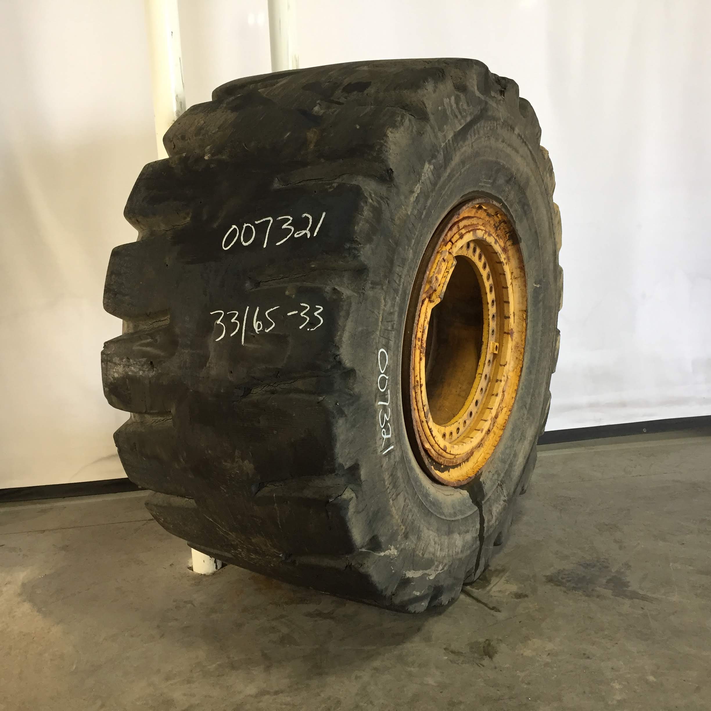 33''D x 28''W OTR Wheel/5-piece Wheel W007321