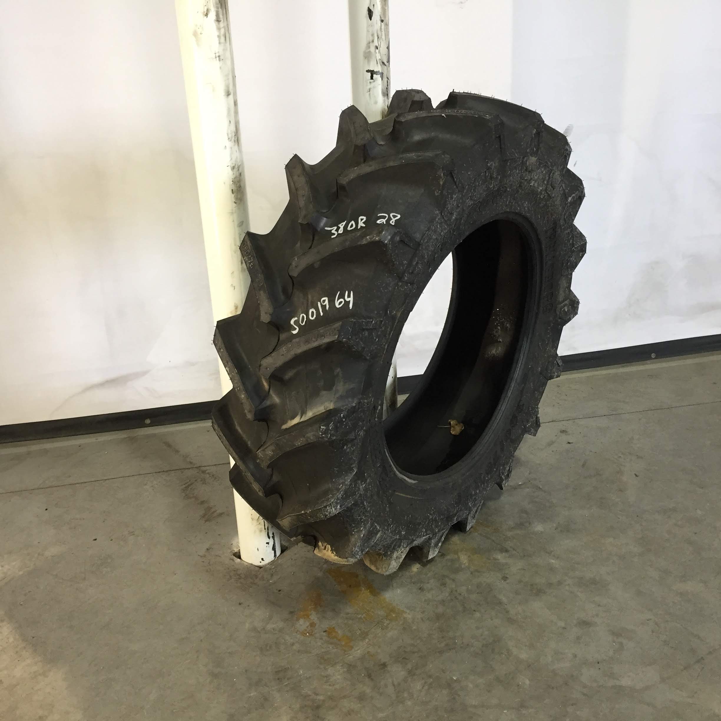 380/70R28 Trelleborg TM700 R-1W Tire S001964