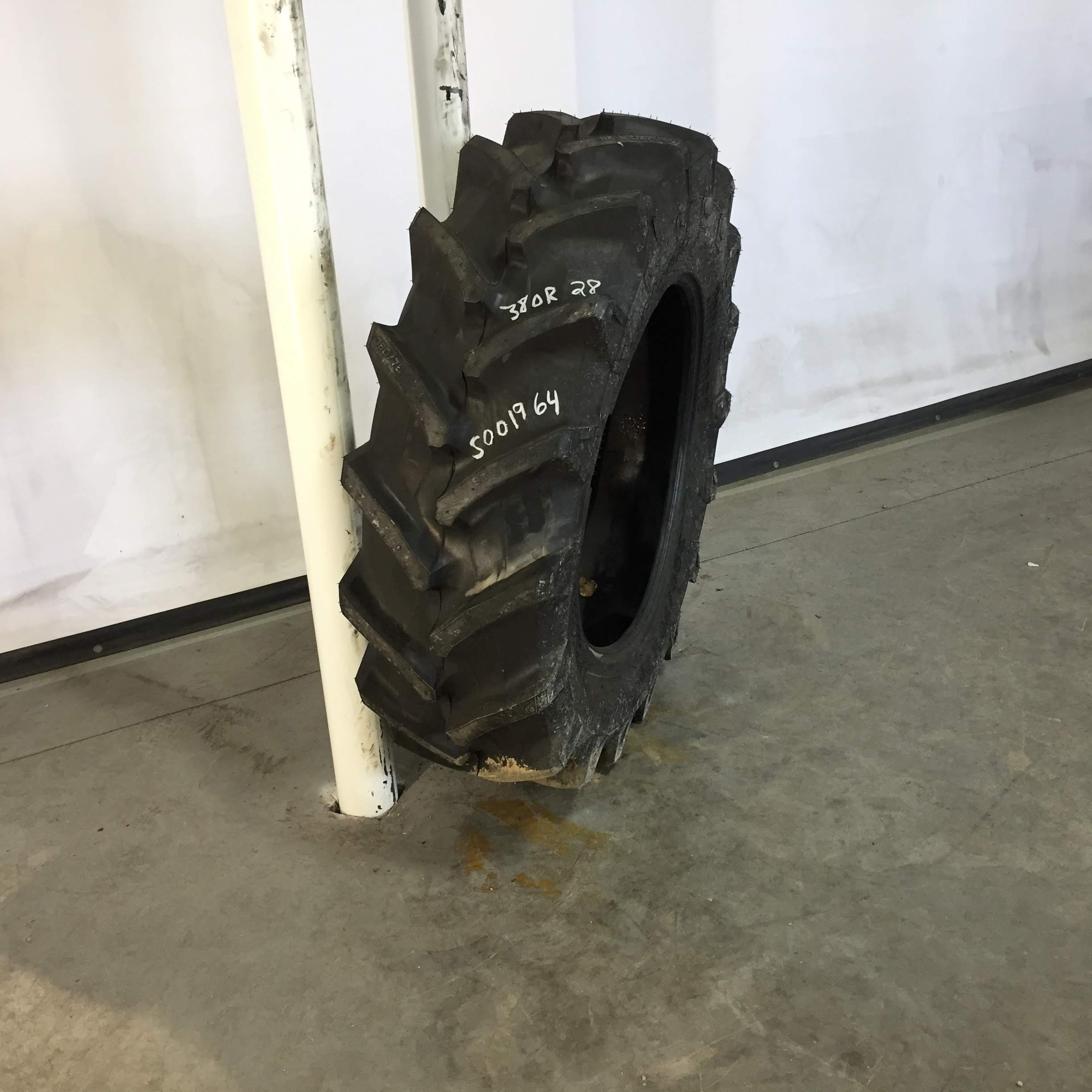 380/70R28 Trelleborg TM700 R-1W Tire S001964