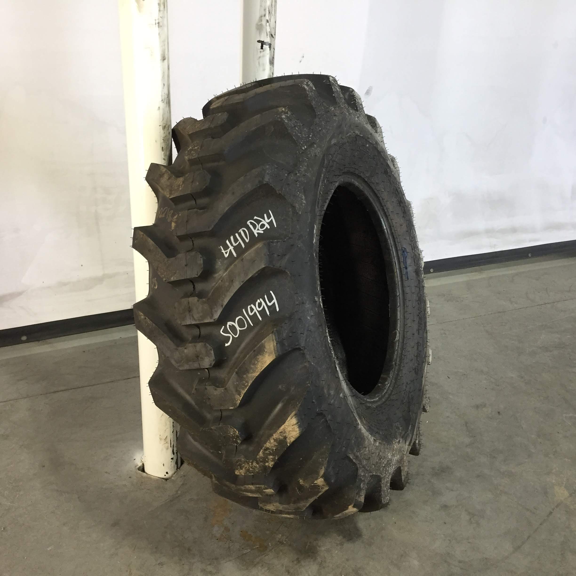440/80-24 Galaxy Super Industrial Lug R-4 Tire S001994