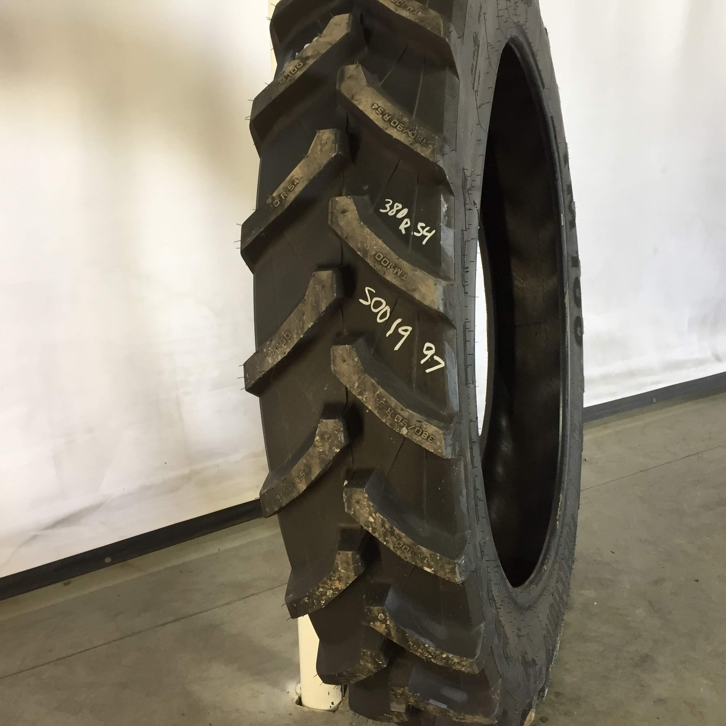 380/90R54 Trelleborg TM100 R-1 Tire S001997
