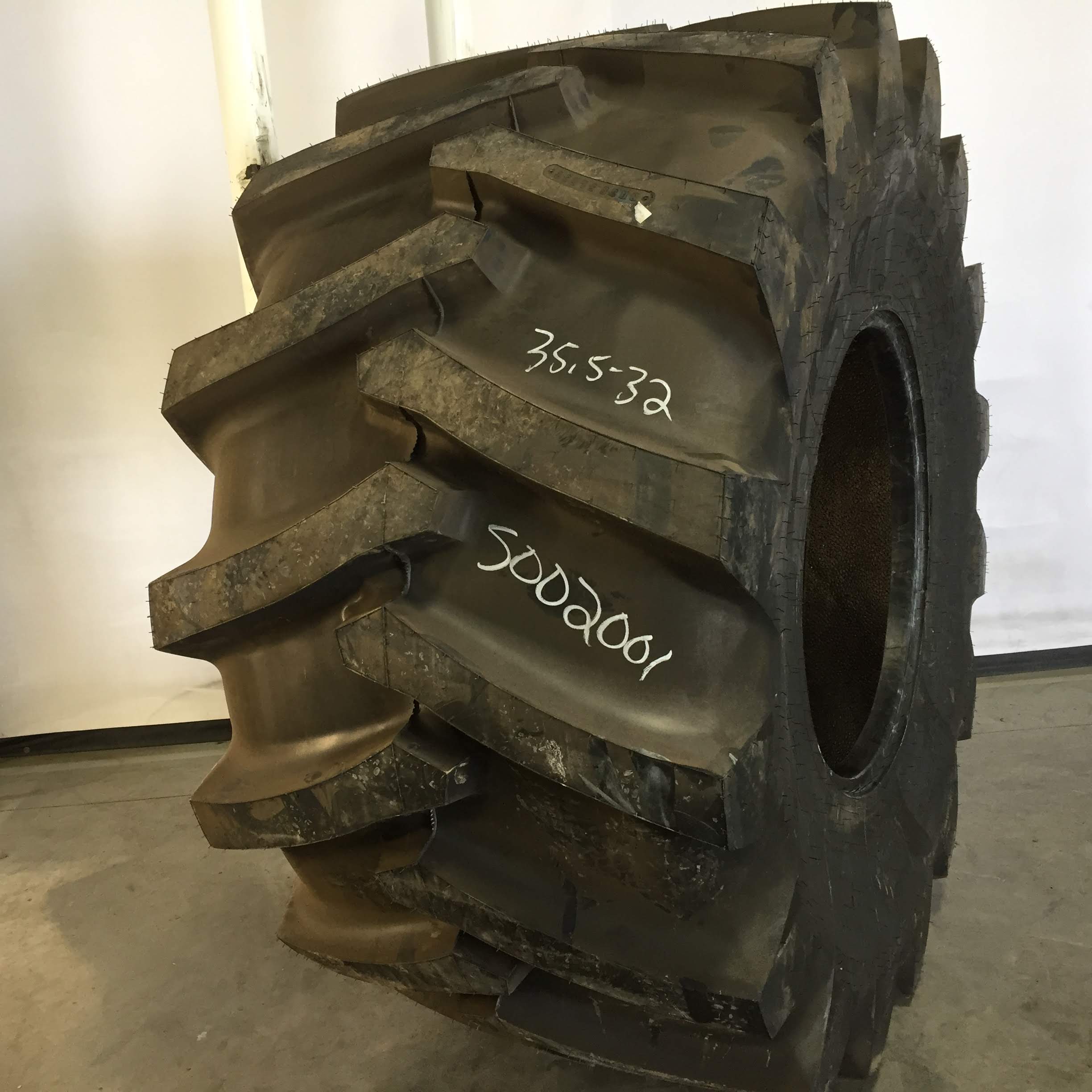 35.5/LB32 Firestone Forestry Special Severe Service DH LS-2 Tire S002001
