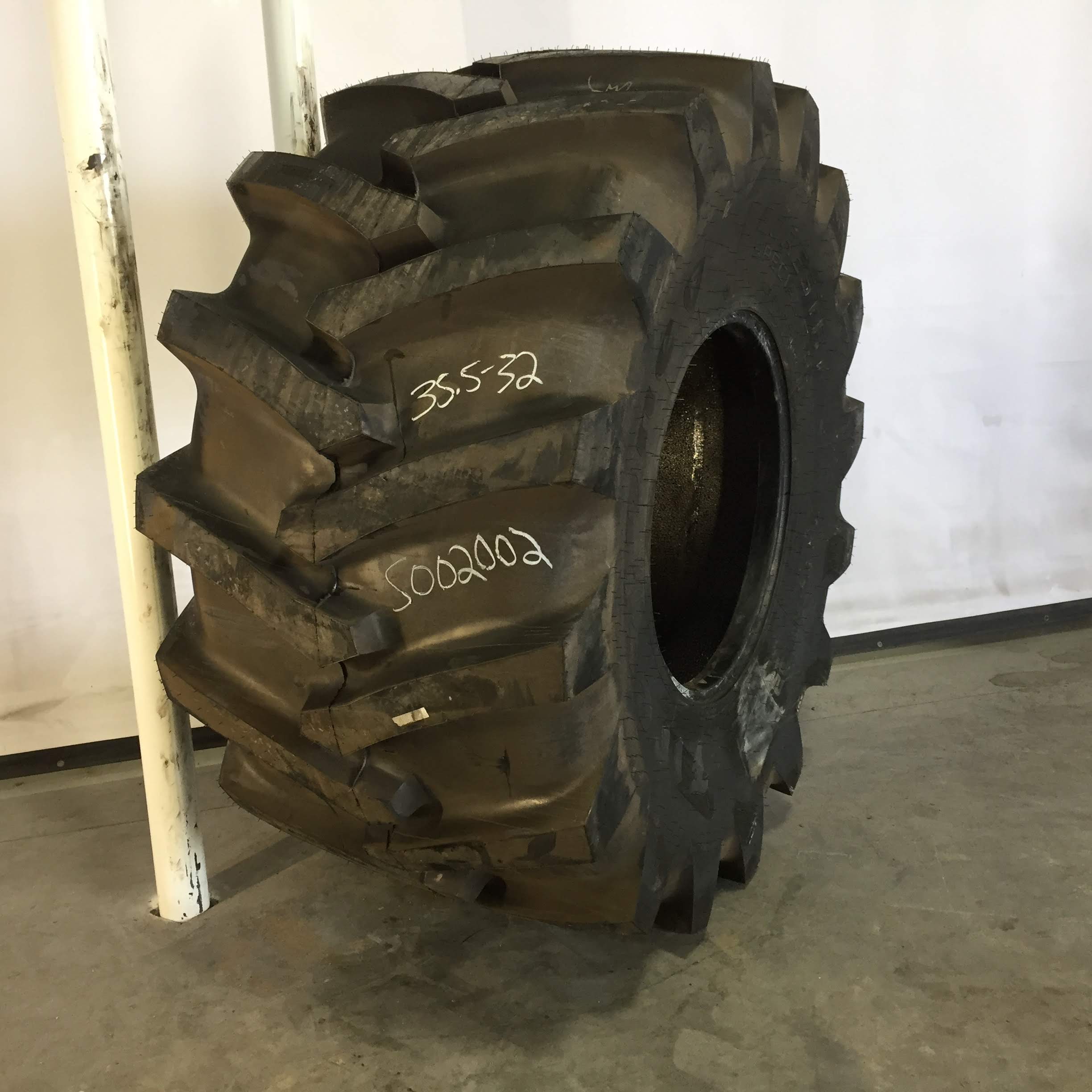 35.5/LB32 Firestone Forestry Special Severe Service DH LS-2 Tire S002002