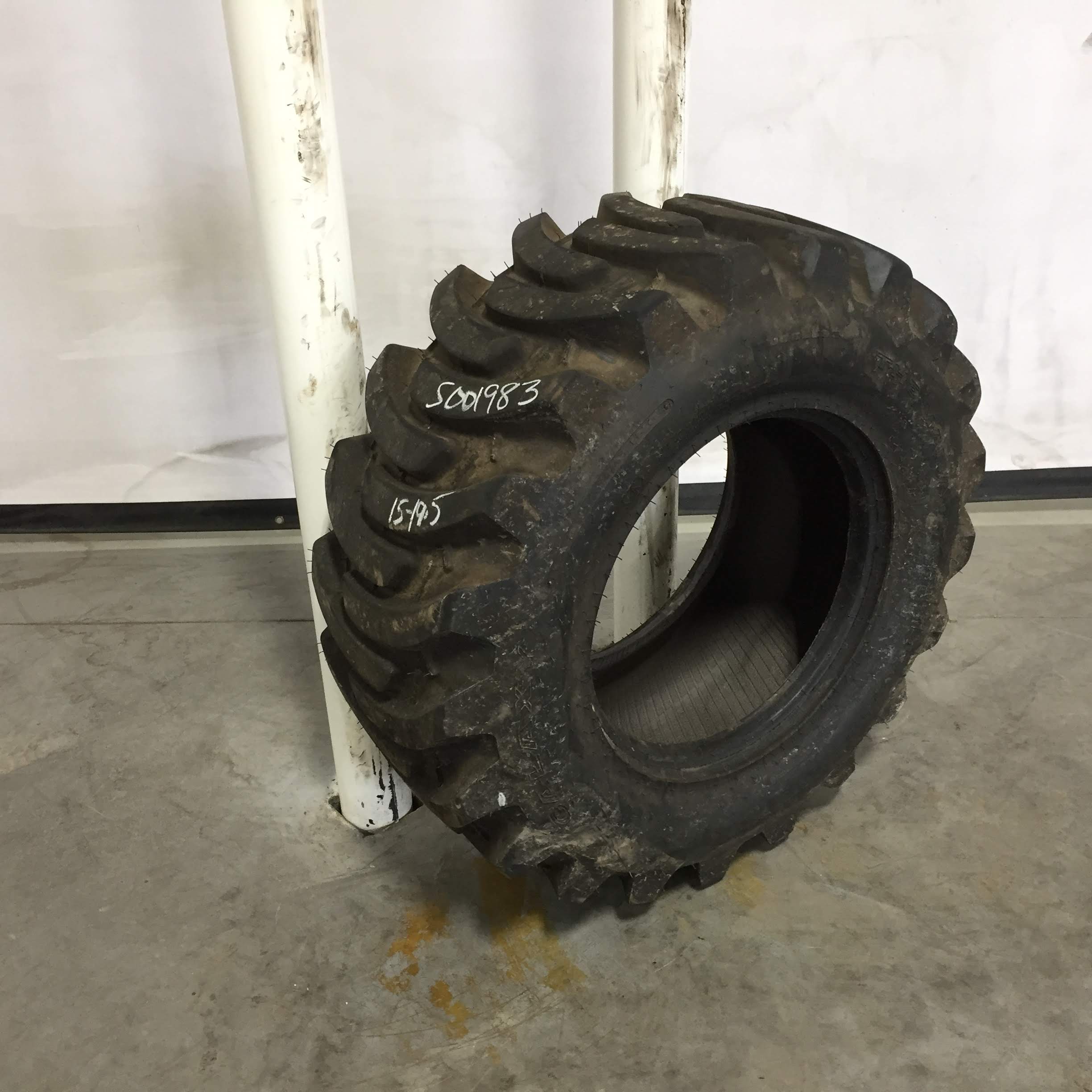 15/-19.5 Galaxy Marathoner R-4 Tire S001983