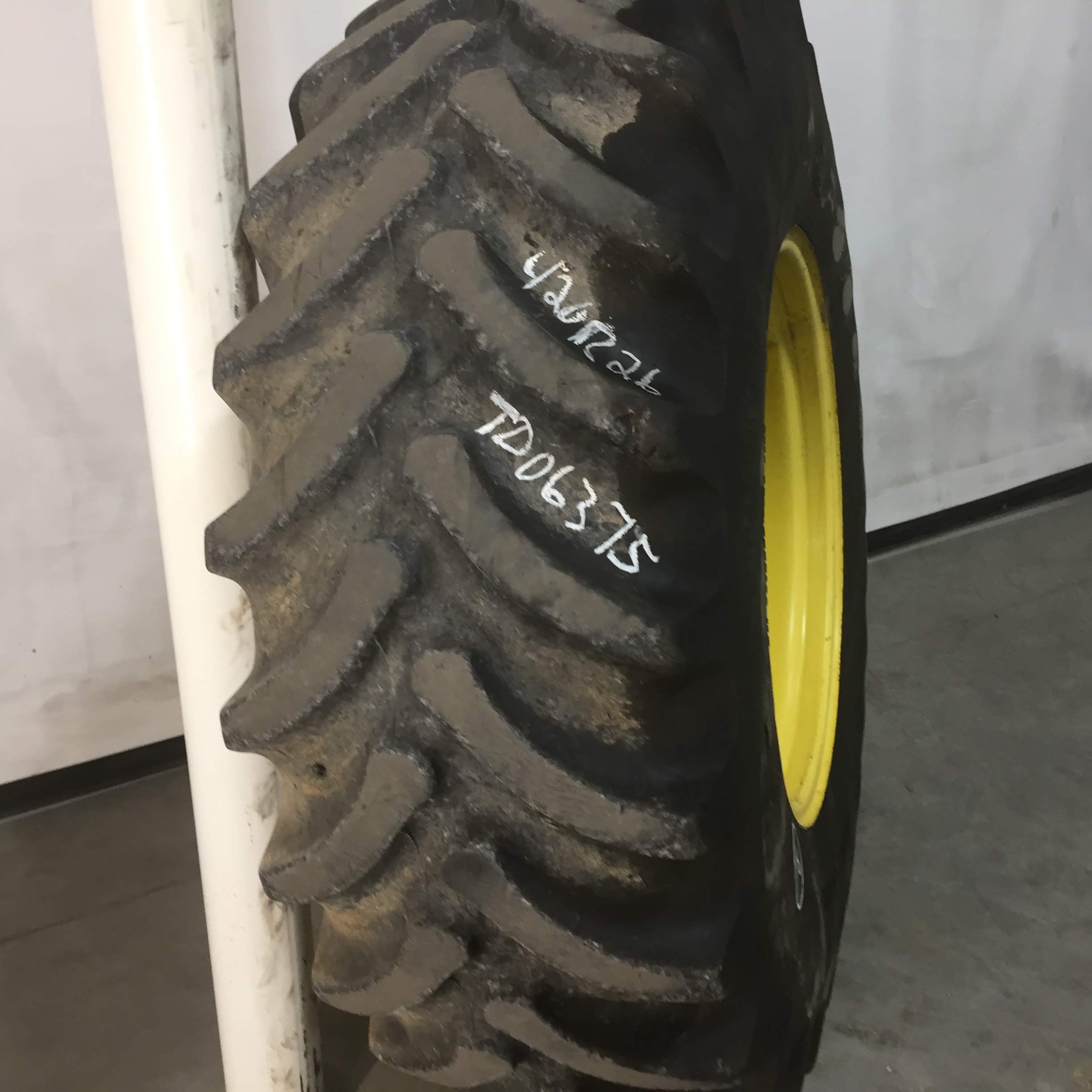 26'' Waffle Wheel (Groups of 2 bolts) Rim Center WT006375CTR