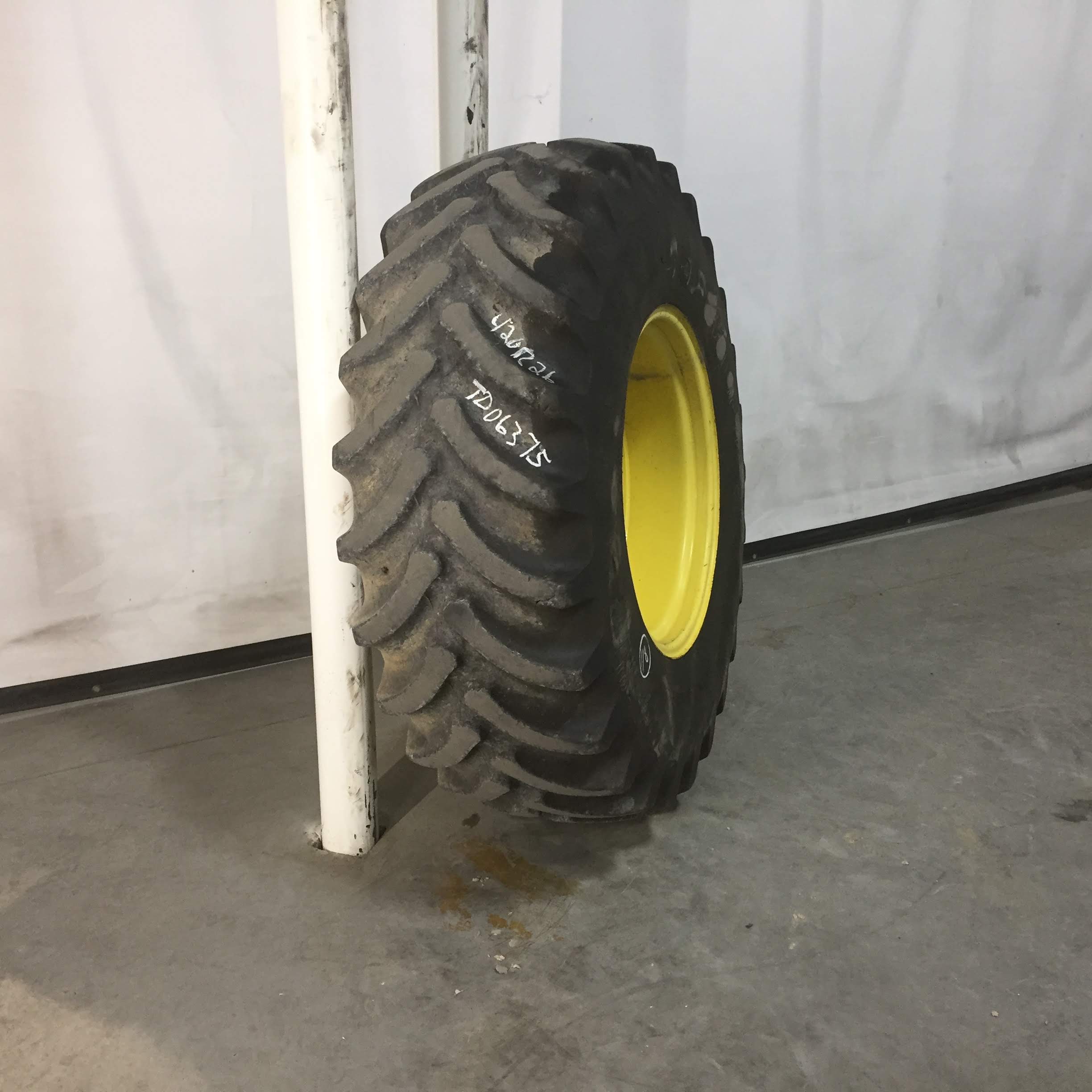 26'' Waffle Wheel (Groups of 2 bolts) Rim Center WT006375CTR