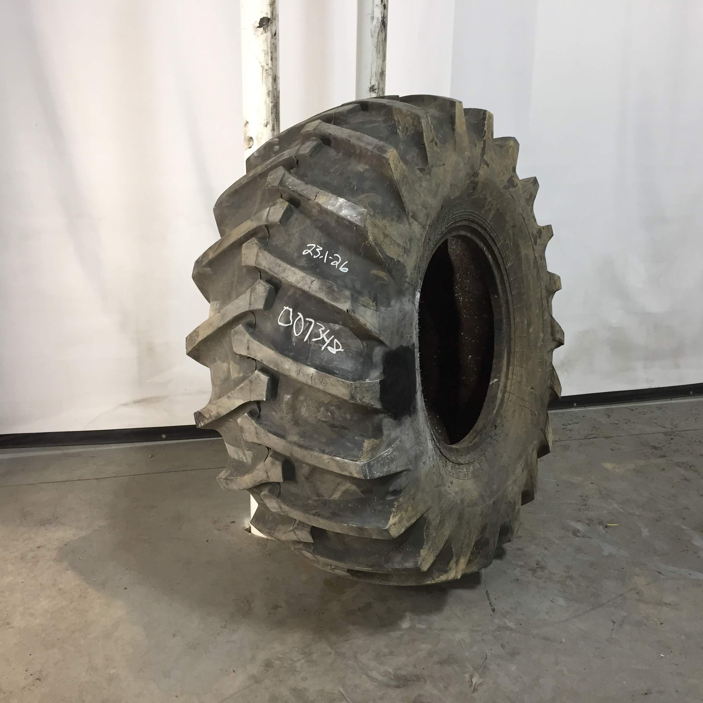 23.1/-26 Galaxy Rear Tractor R-1 Tire 007348