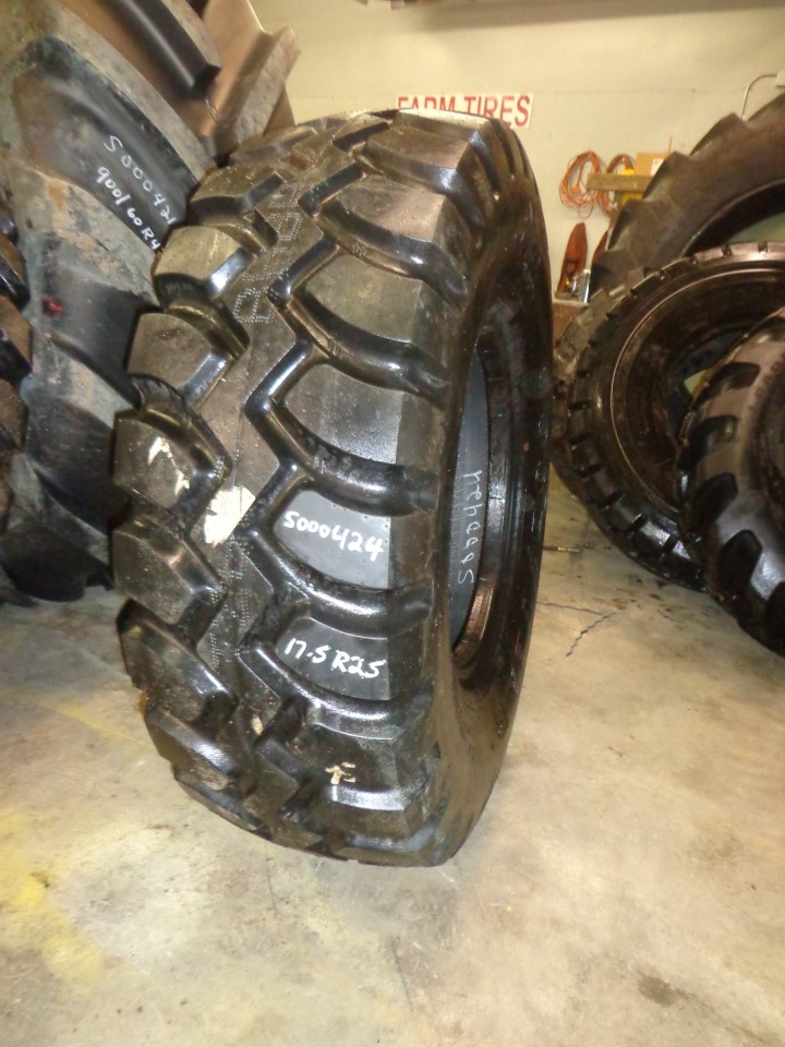 17.5/R25 Goodyear Farm Unisteel 65 GP-28 Tire S000424