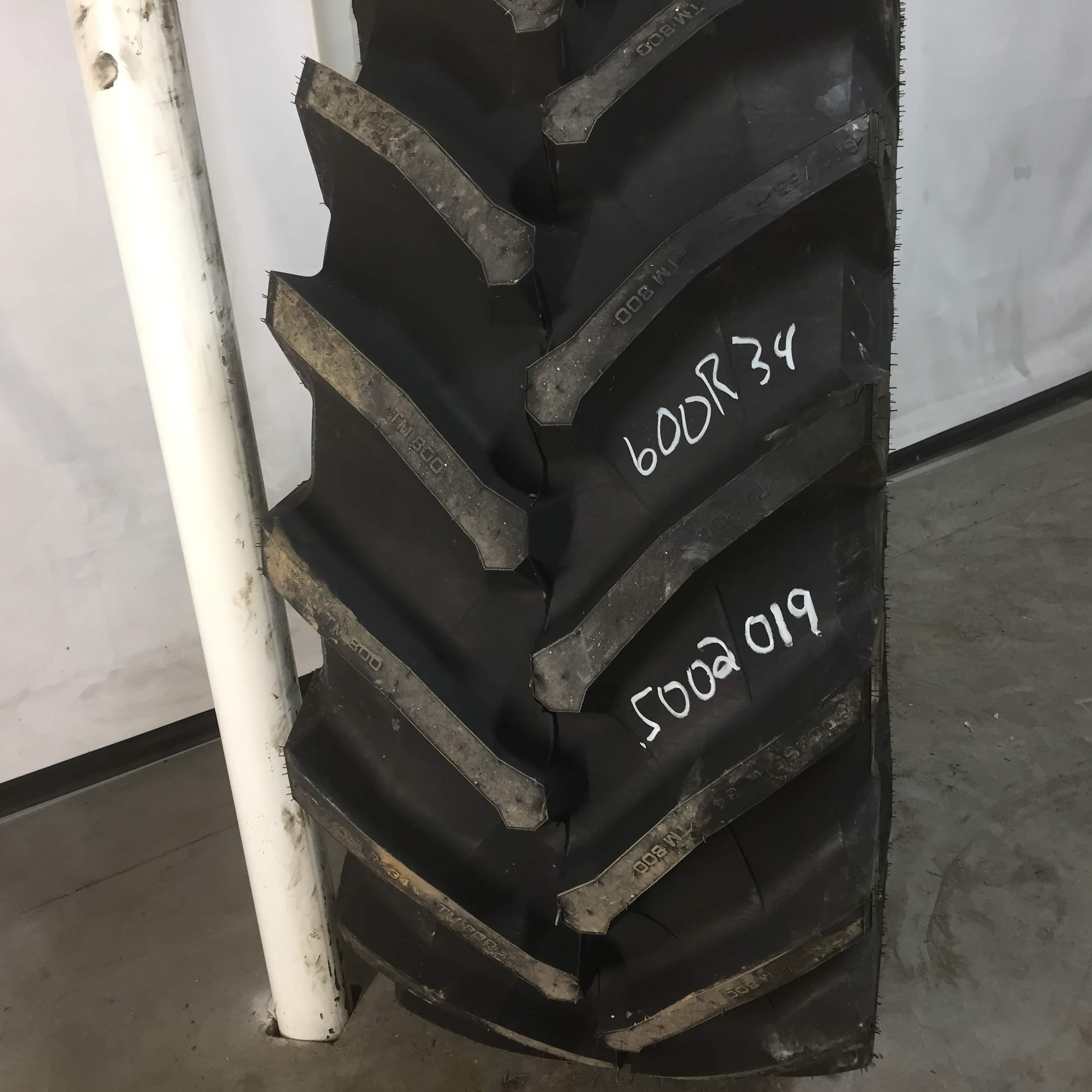 600/65R34 Trelleborg TM800 High Speed R-1W Tire S002019