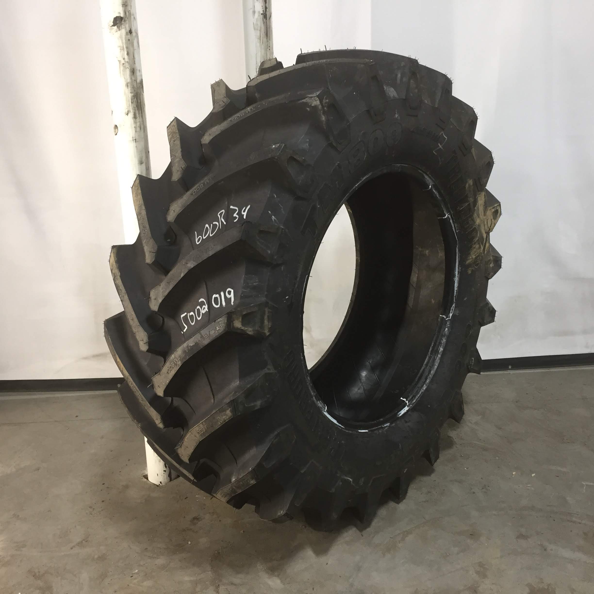 600/65R34 Trelleborg TM800 High Speed R-1W Tire S002019