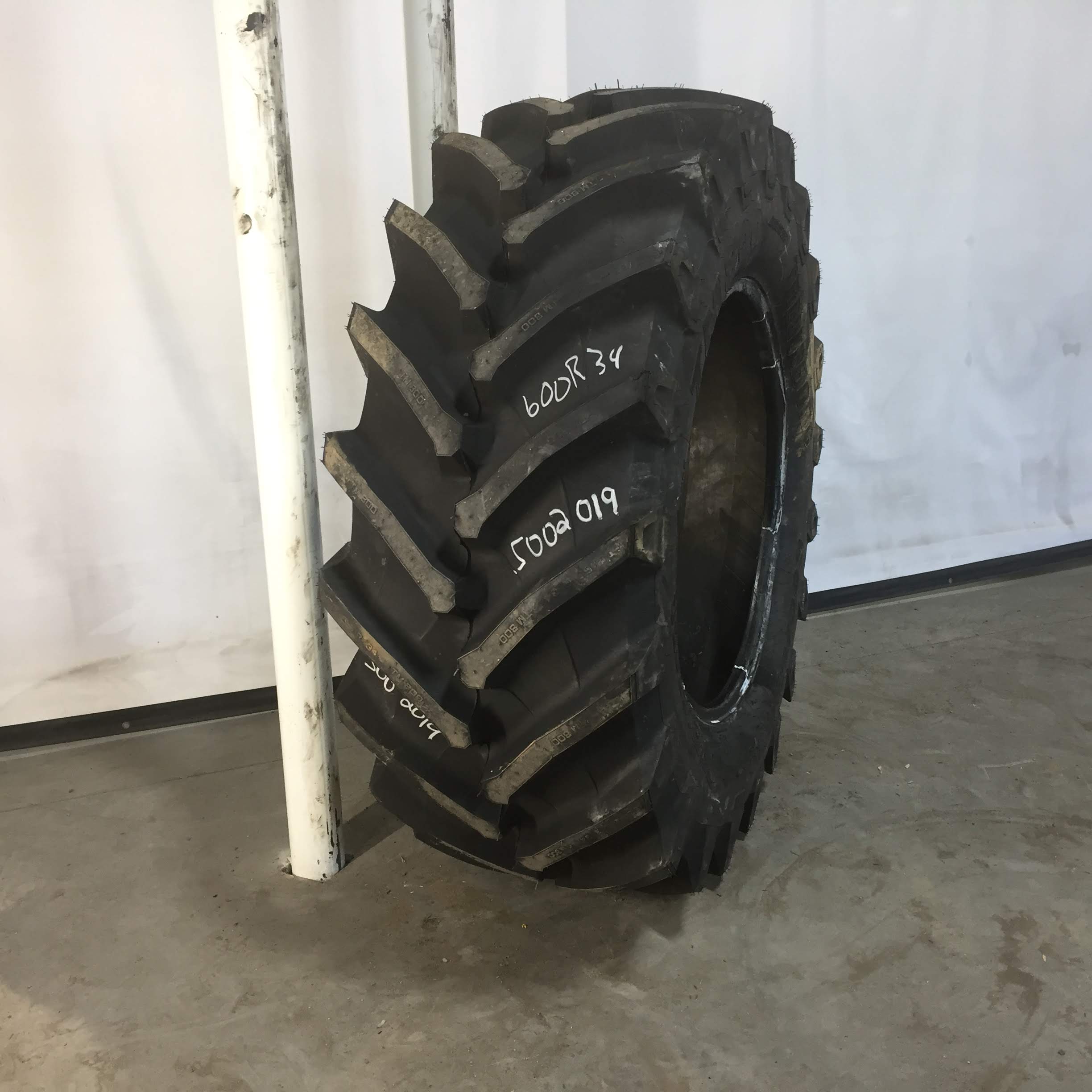 600/65R34 Trelleborg TM800 High Speed R-1W Tire S002019