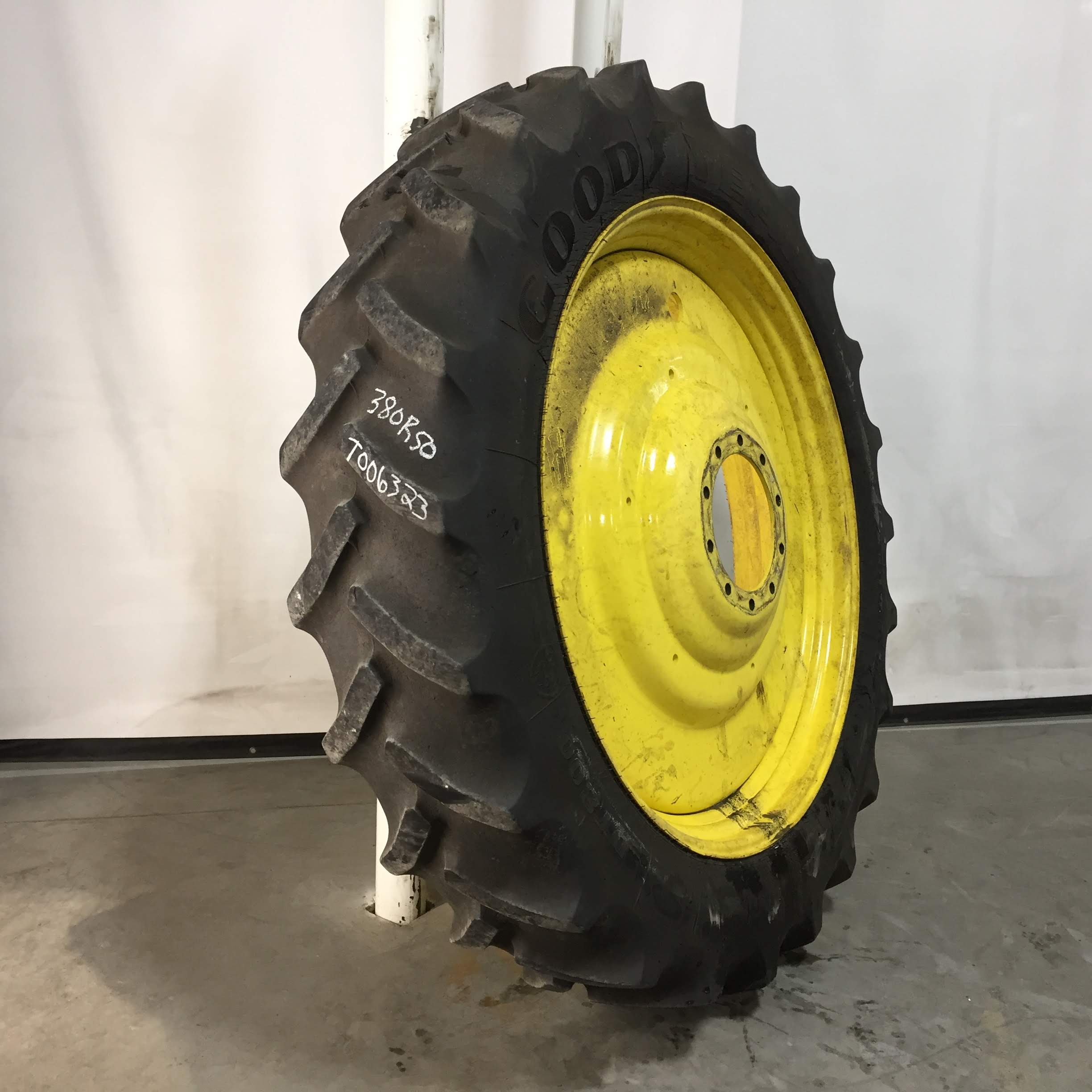 380/90R50 Goodyear Farm DT800 Optitrac R-1W Tire RT006323