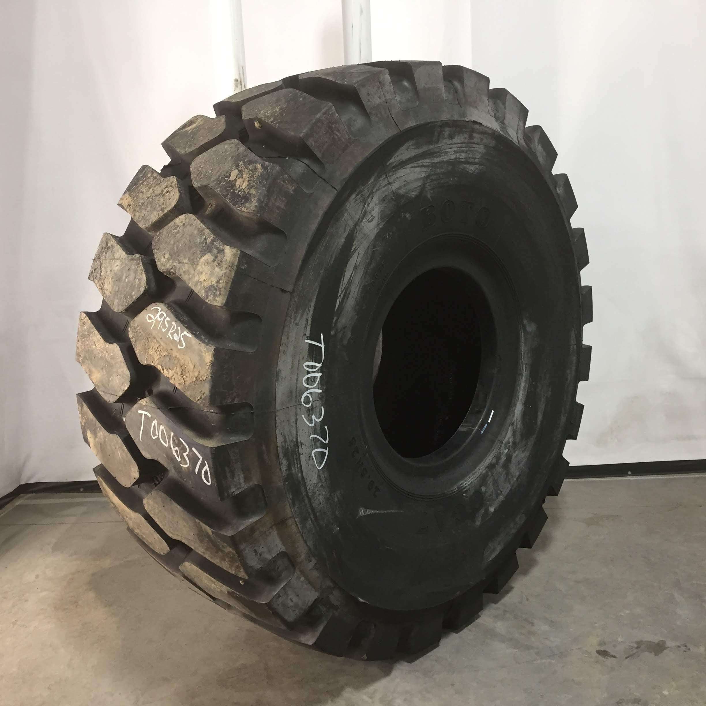 29.5/R25 Boto GCA7 E-4 Tire B106501(T006370)