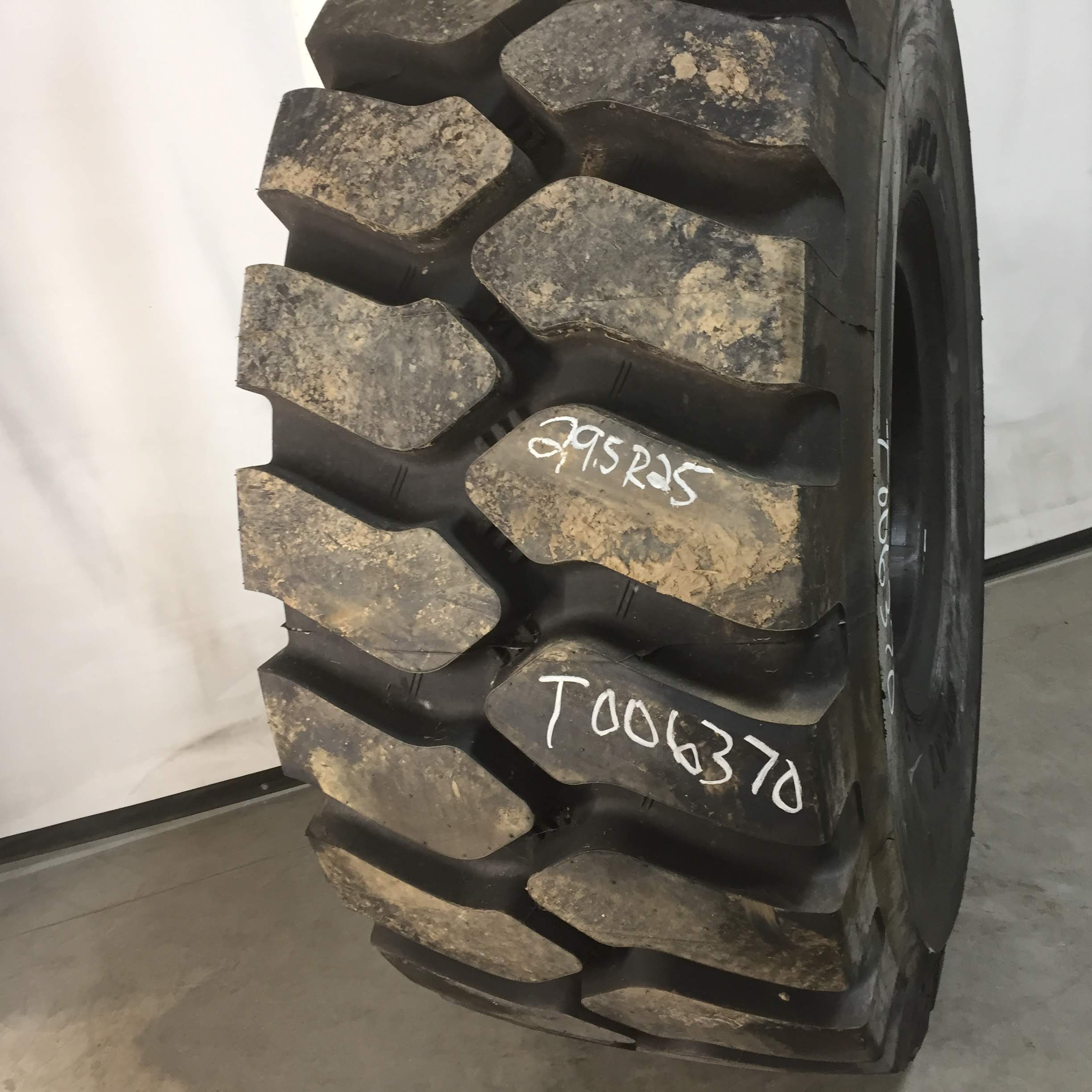 29.5/R25 Boto GCA7 E-4 Tire B106501(T006370)
