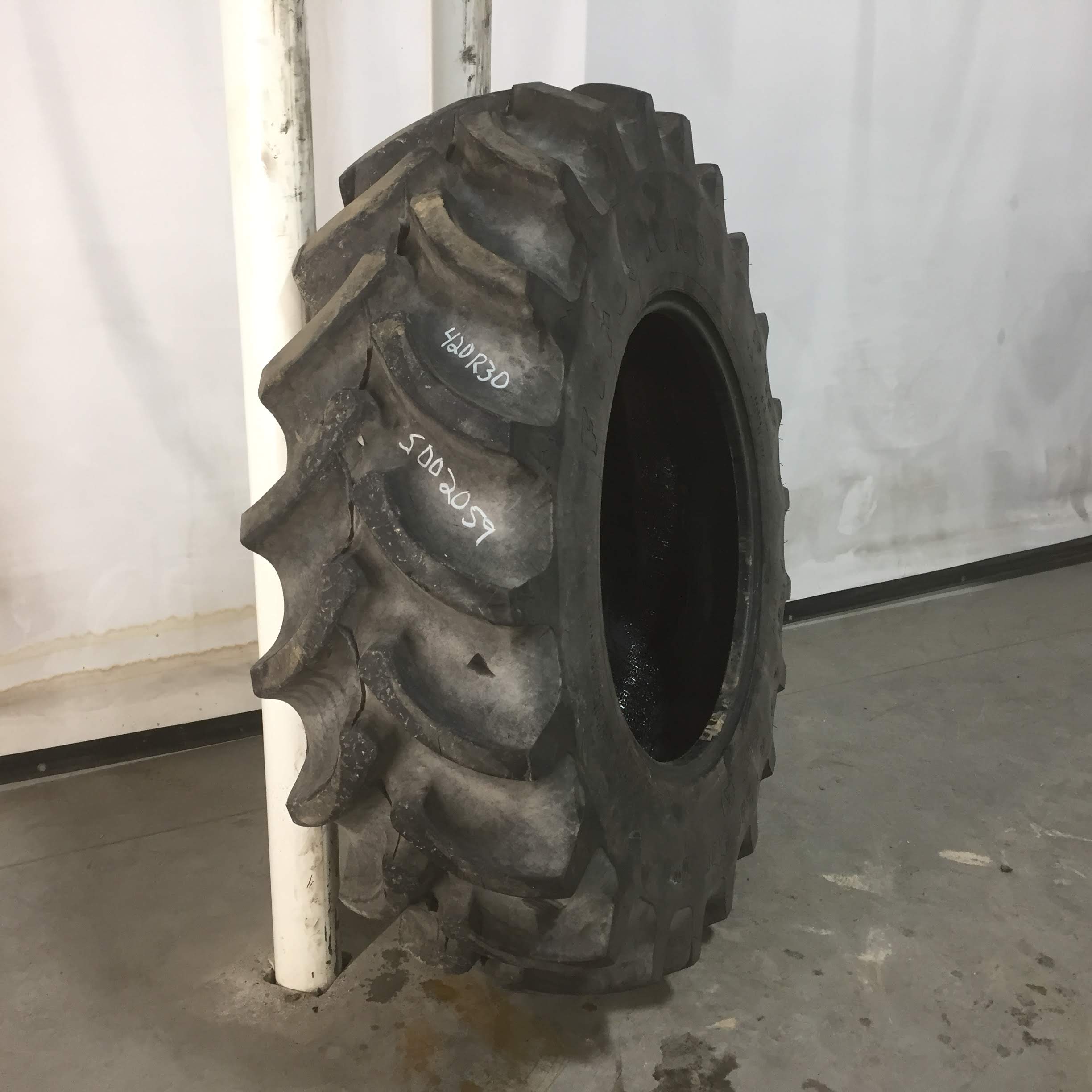 420/90R30 Firestone Radial All Traction DT R-1W Tire S002059