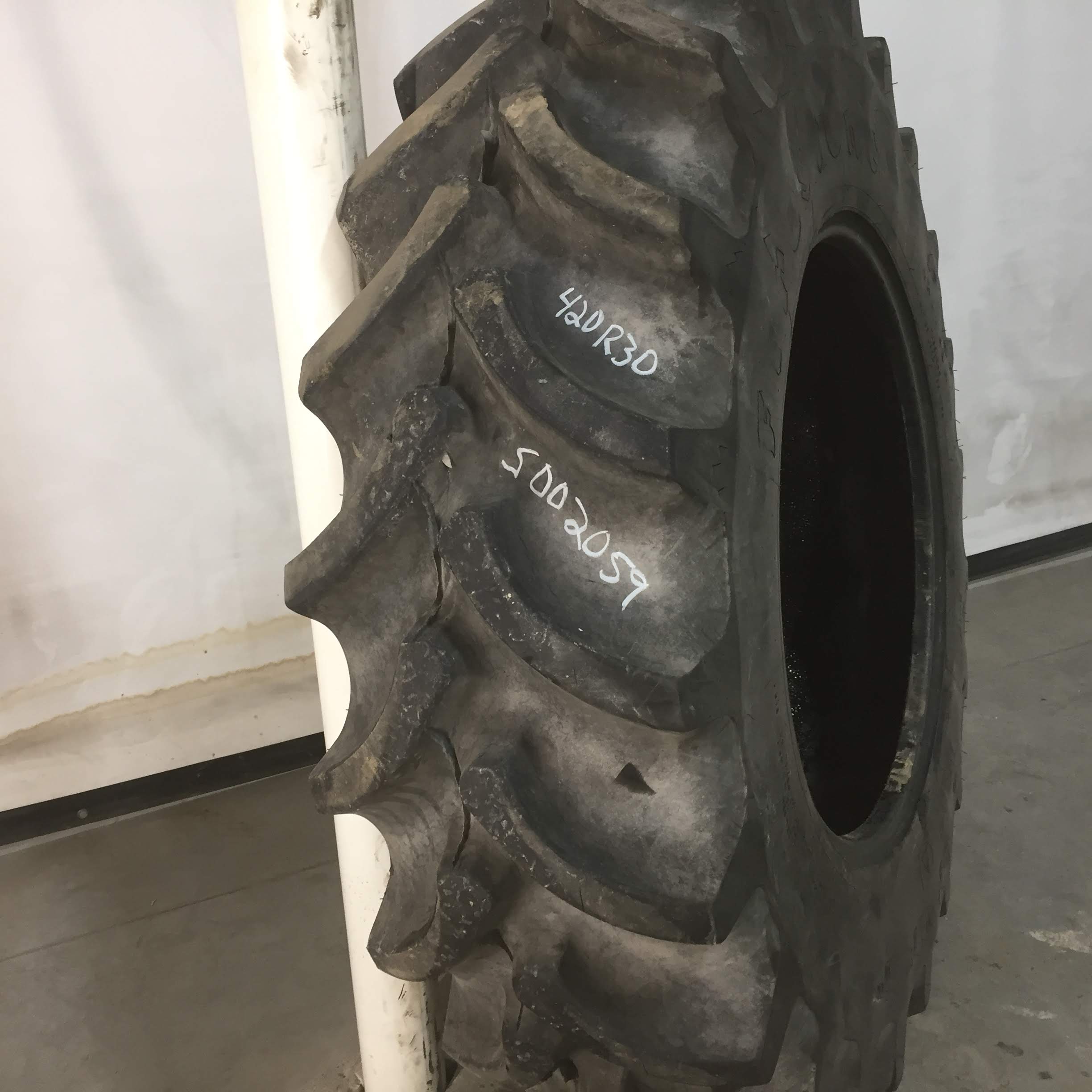 420/90R30 Firestone Radial All Traction DT R-1W Tire S002059