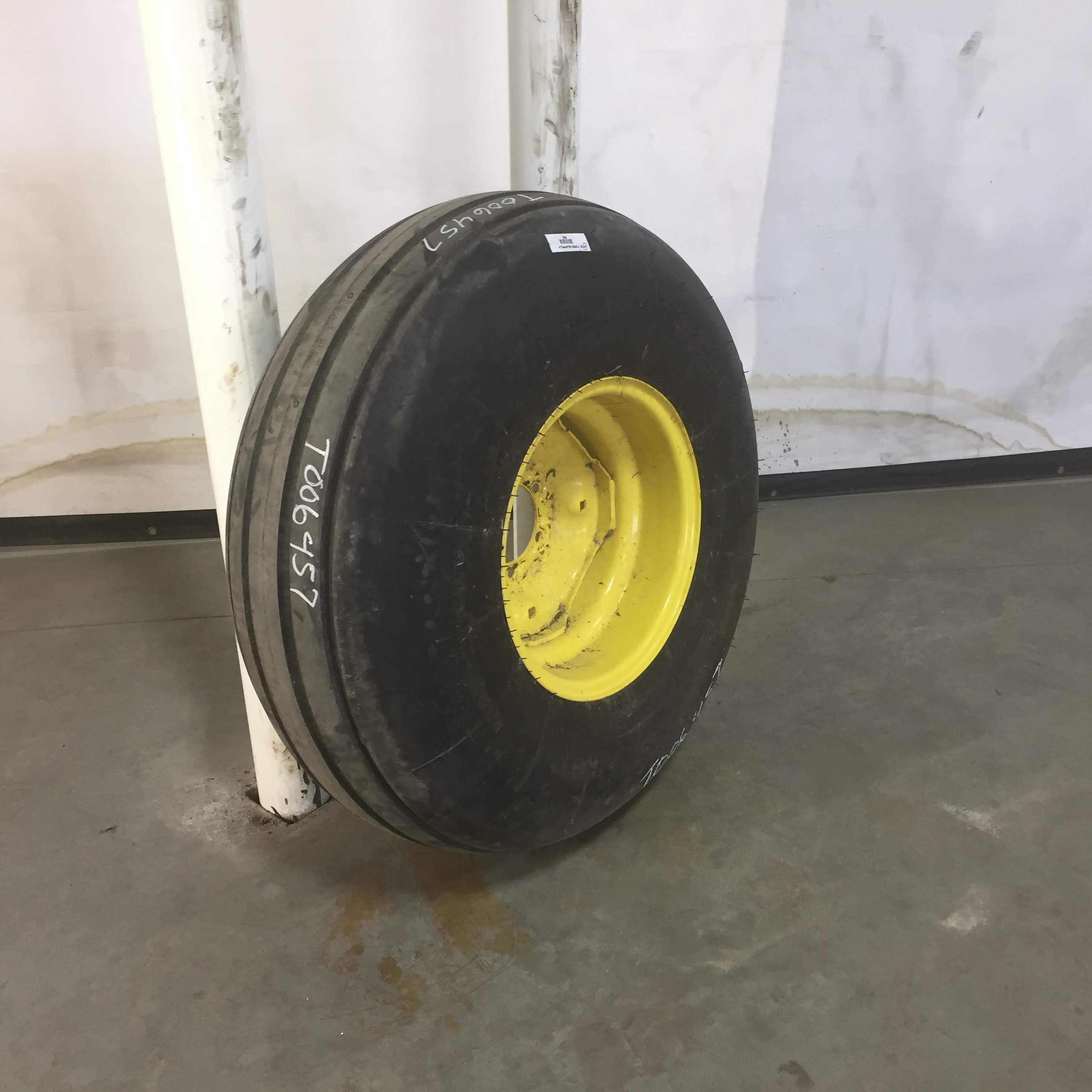 14/L-16.1 Goodyear Farm Utility SL I-1 Tire-Wheel Assembly T006457