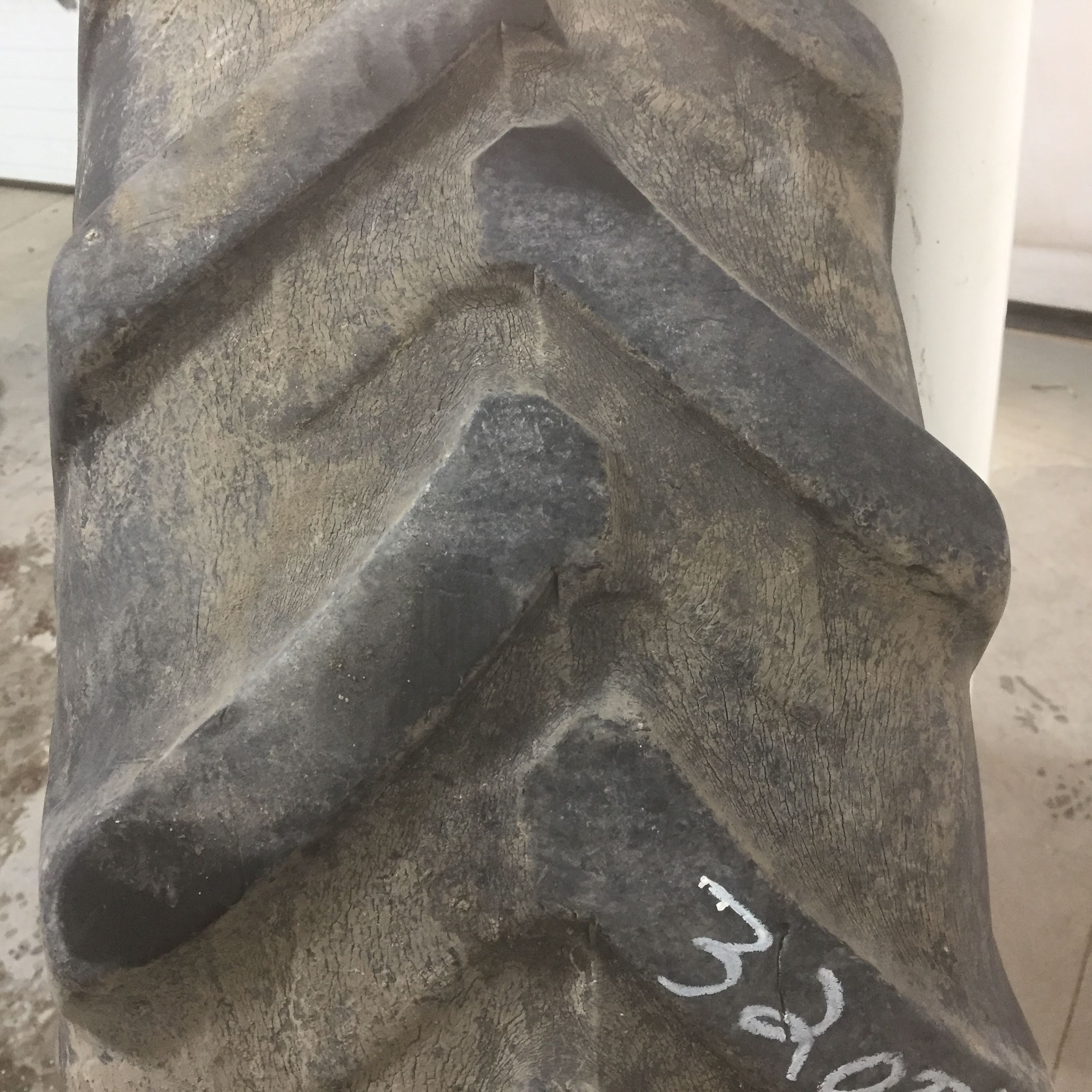 320/85R34 Michelin AgriBib R-1W Tire RT006462