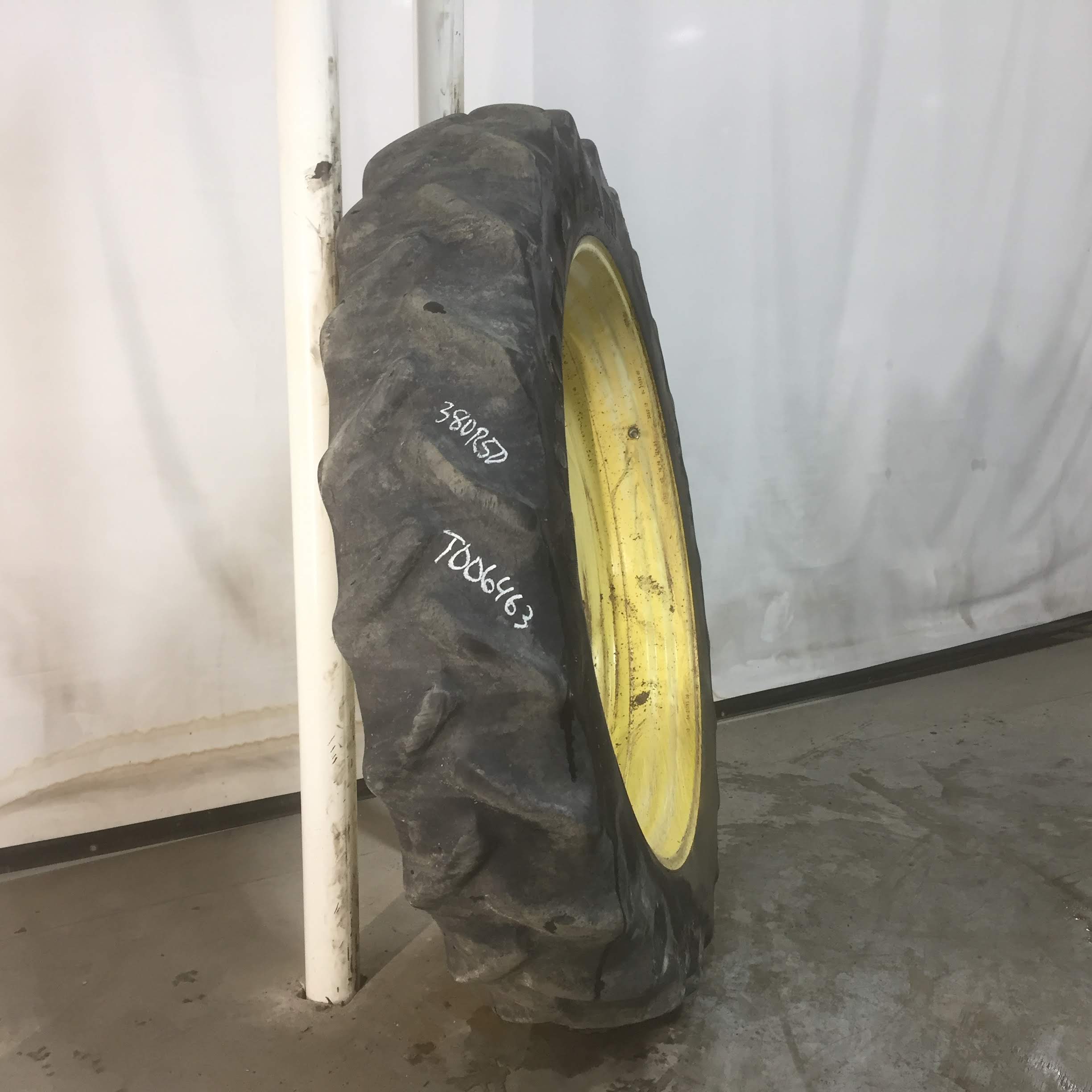 380/90R50 Goodyear Farm DT800 Optitrac R-1W Tire RT006463
