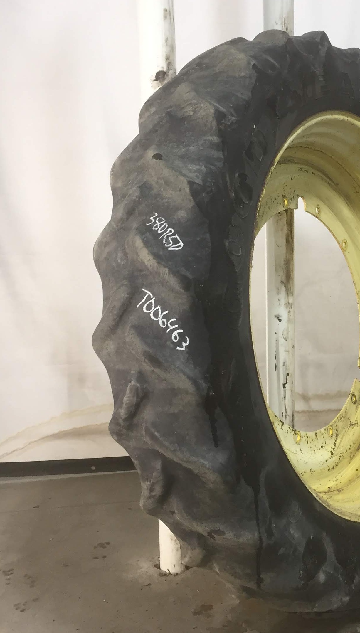 380/90R50 Goodyear Farm DT800 Optitrac R-1W Tire RT006463