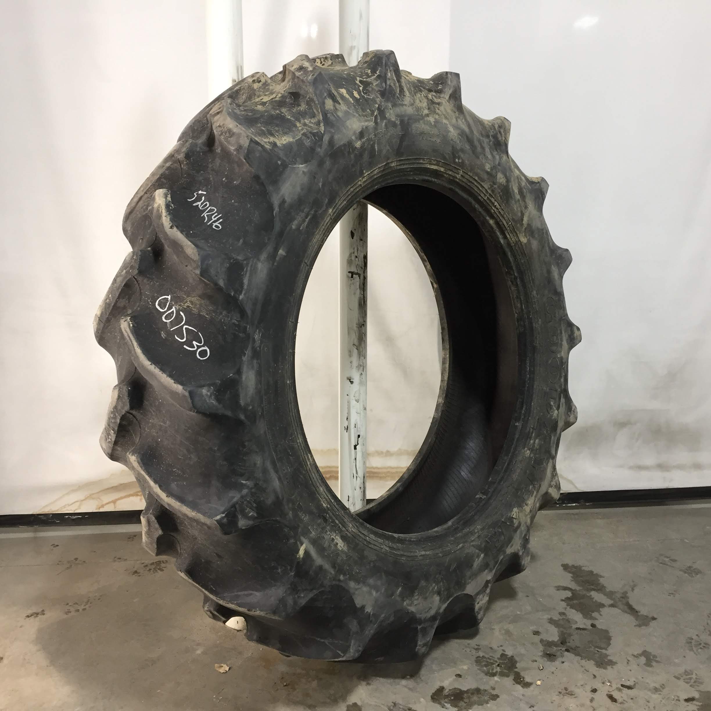 520/85R46 Goodyear Farm Special Sure Grip Radial TD8 R-2 Tire 007530