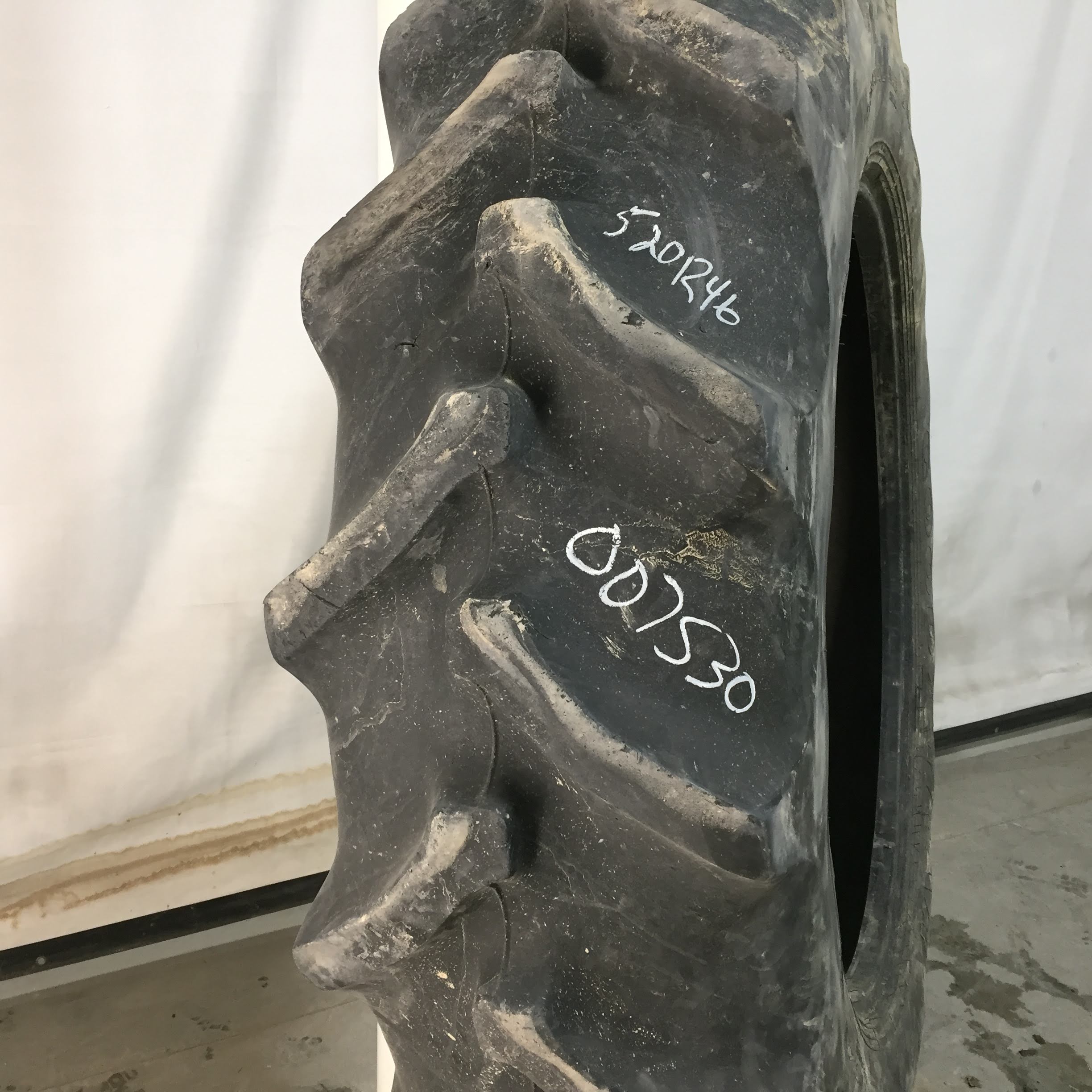 520/85R46 Goodyear Farm Special Sure Grip Radial TD8 R-2 Tire 007530