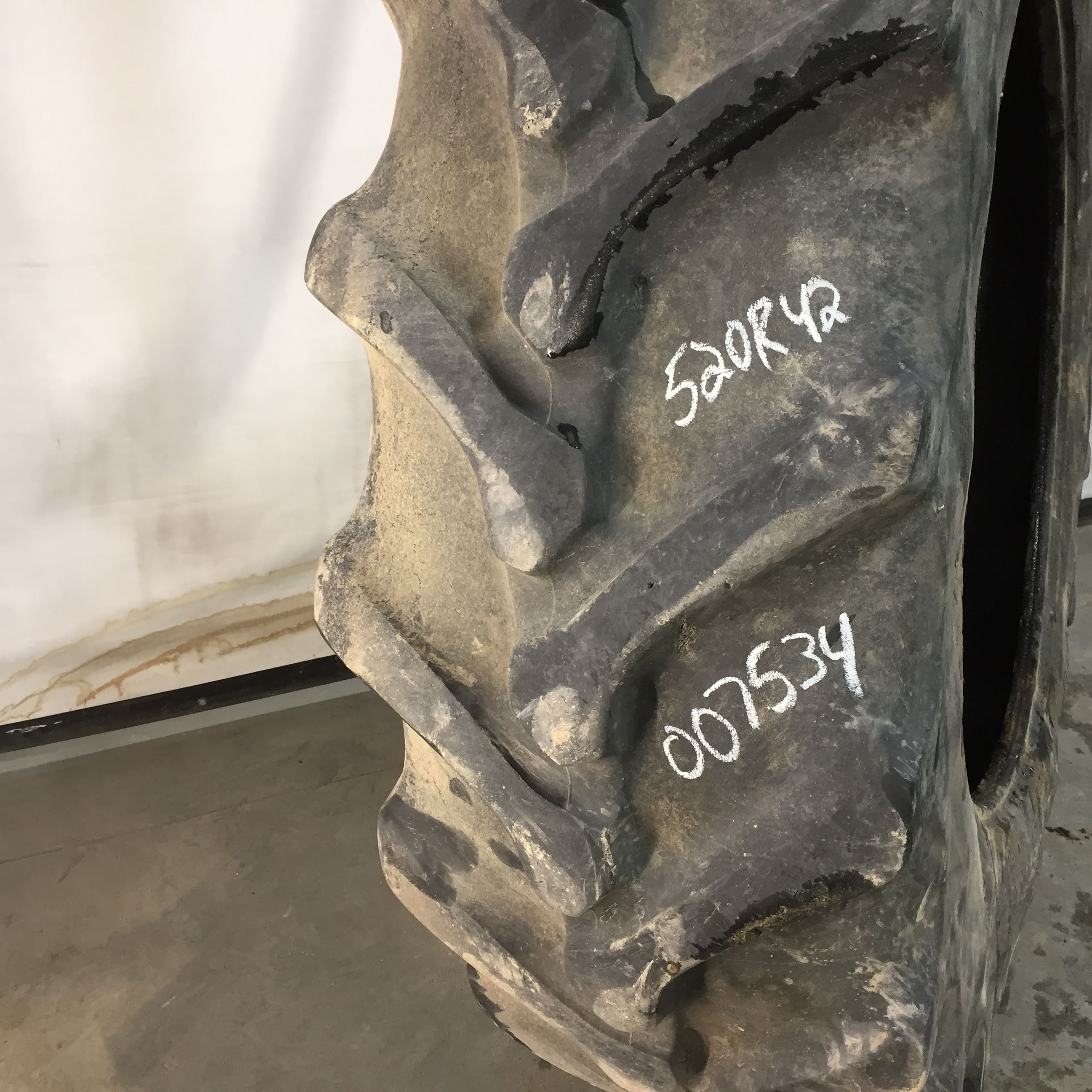 520/85R42 Firestone Radial Champion Spade Grip R-2 Tire 007534