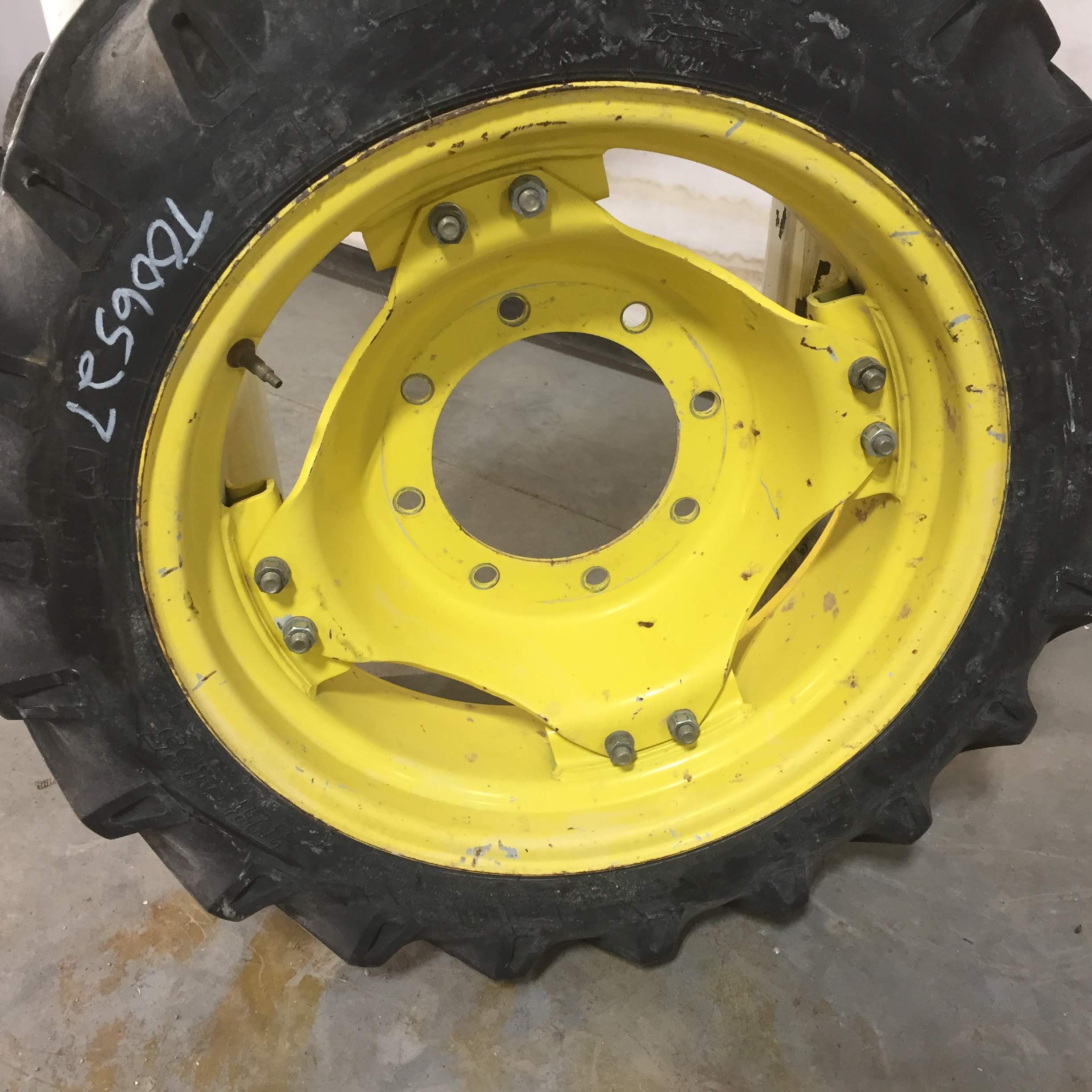 24''D x 8''W Rim with Clamp/U-Clamp (groups of 2 bolts) Wheel WT006527RIM