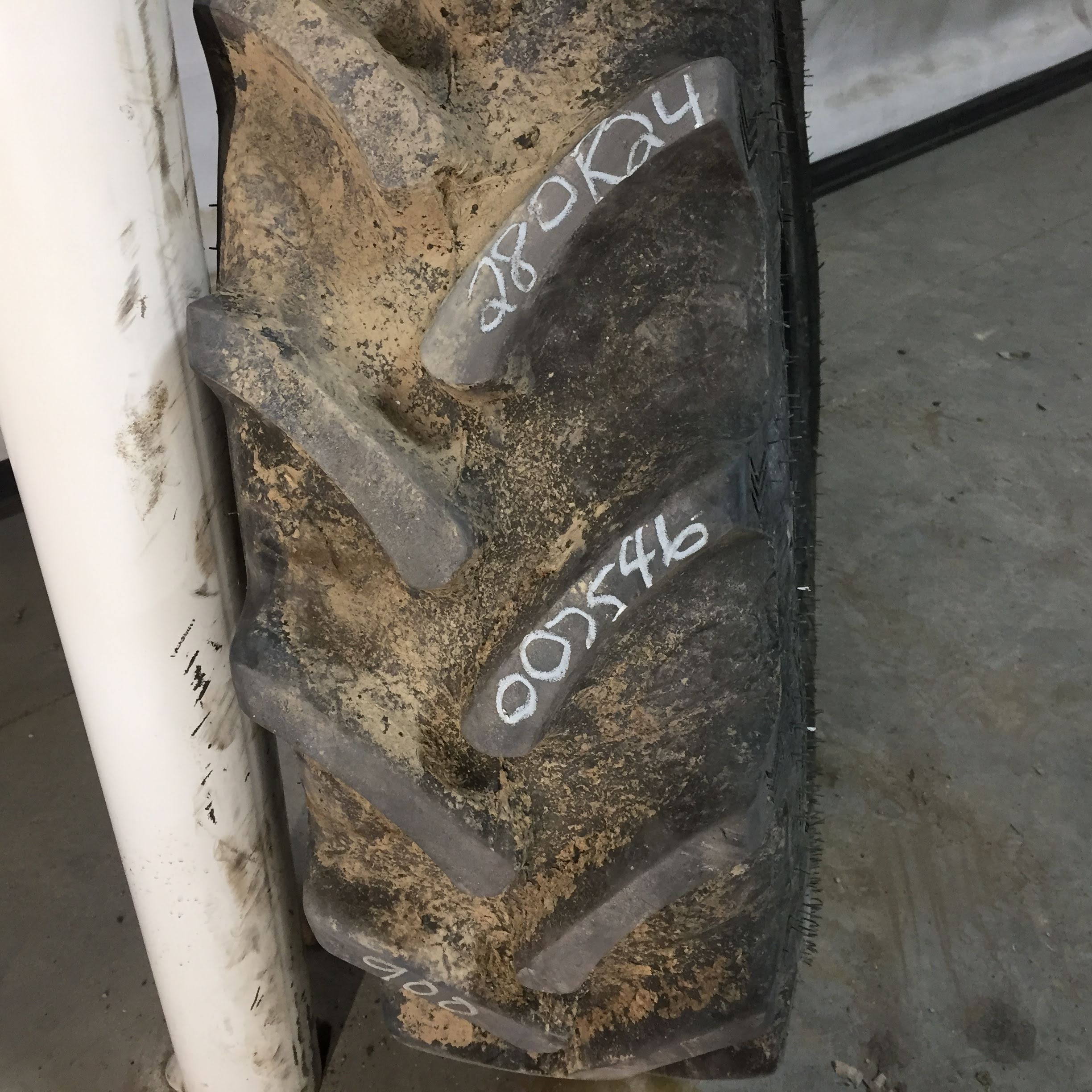 280/85R24 Galaxy Earth Pro R-1W Tire 007546