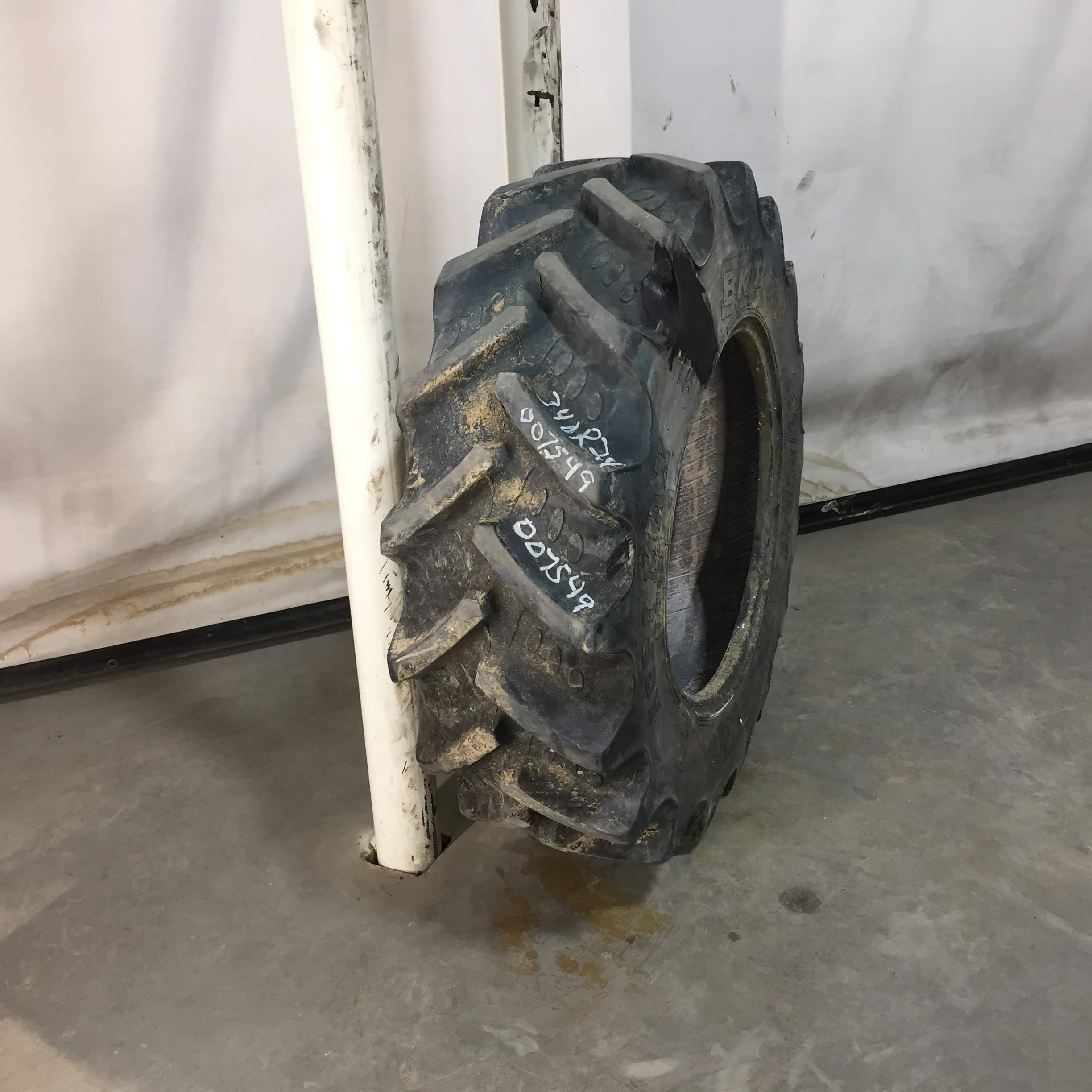 340/85R24 BKT Tires Agrimax RT 855 R-1W Tire 007549