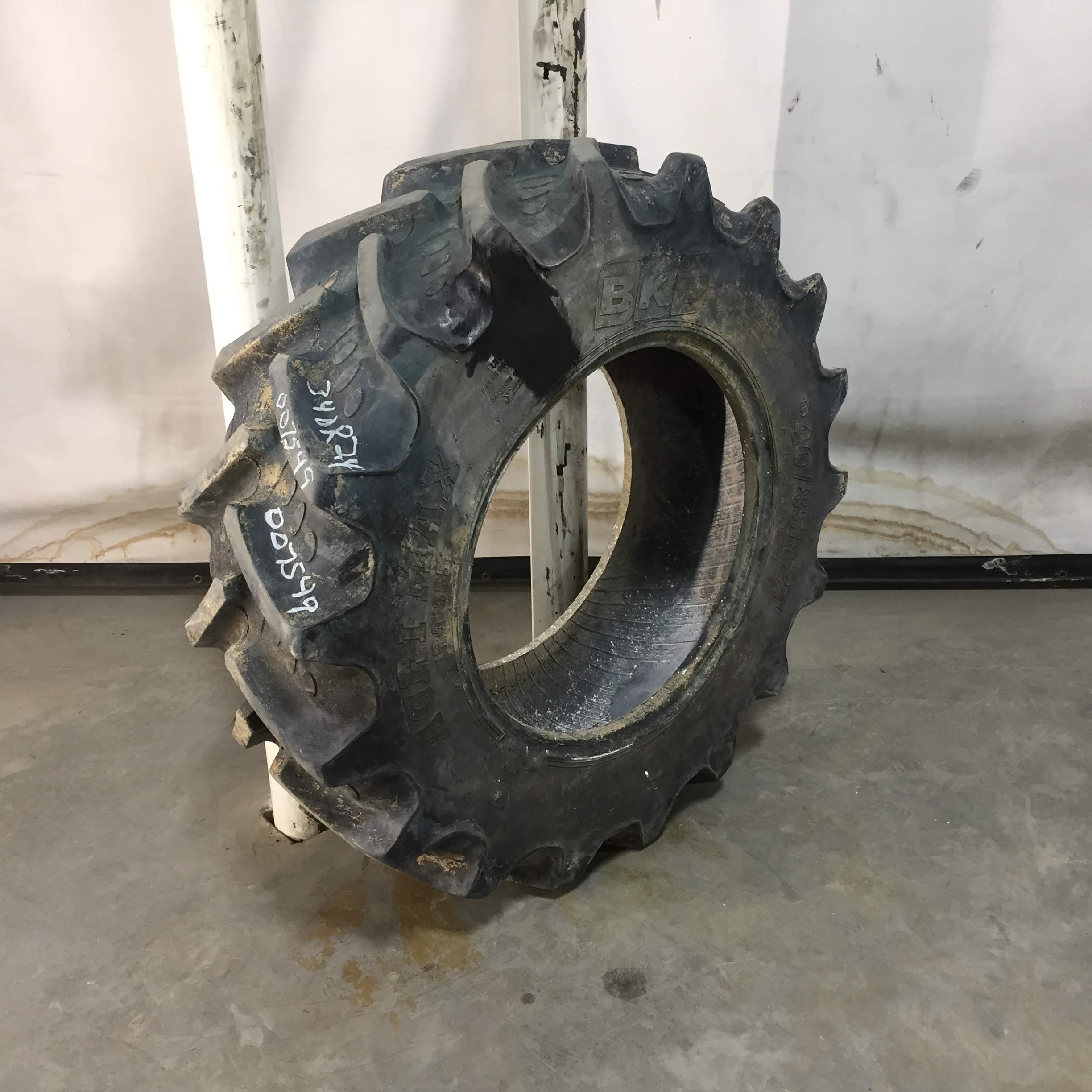 340/85R24 BKT Tires Agrimax RT 855 R-1W Tire 007549